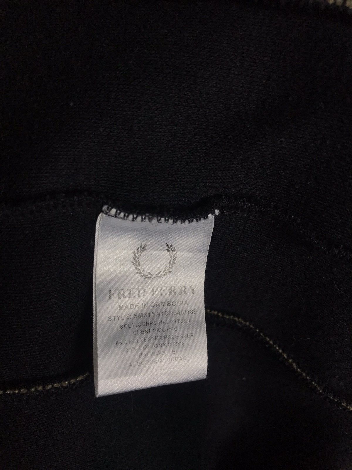 Fred Perry × Vintage Vintage 90s Fred Perry 1/4 Zip Sweatshirt Black Cotton y2k Size US M / EU 48-50 / 2 - 7 Thumbnail
