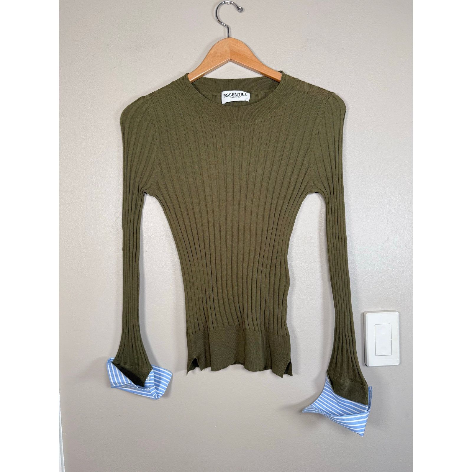 Essentiel Antwerp NWOT Essentiel Antwerp Knit Contrast Cuff Sweater S $350 Size S / US 4 / IT 40 - 4 Thumbnail