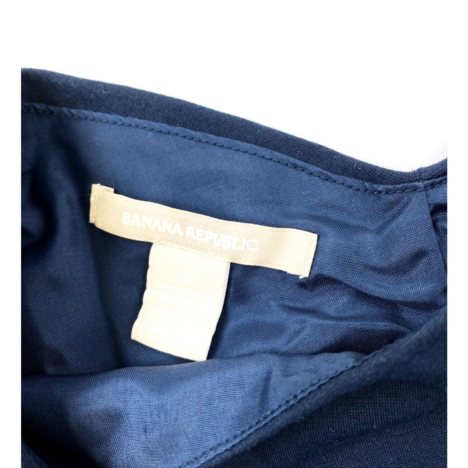 Banana Republic Banana Republic Tank Women’s 0 Tank Top Blue Zip Sleeveless Boat Neck Casual Jersey Basic Women’s Size 0 Blue Banana Republic Tank Top Size XS / US 0-2 / IT 36-38 - 3 Thumbnail