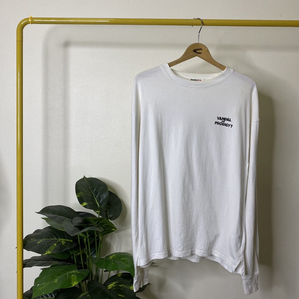 Japanese Brand Brandalised x Banksy Graffiti Art Flower Bomber LS T Shirt Size US L / EU 52-54 / 3 - 5 Thumbnail