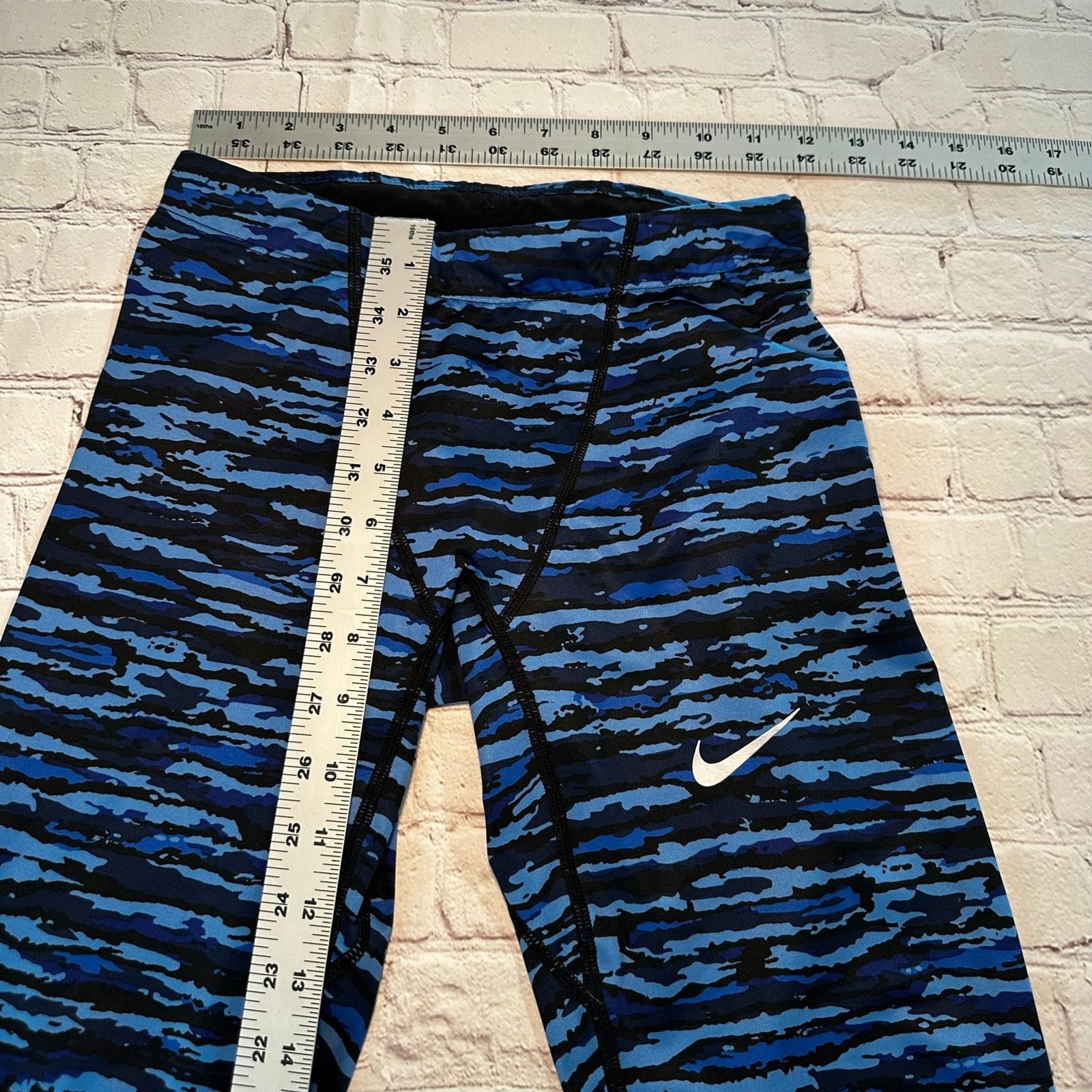Nike Nike dri-fit me too tights wilder camo leggings Size US 32 / EU 48 - 3 Thumbnail