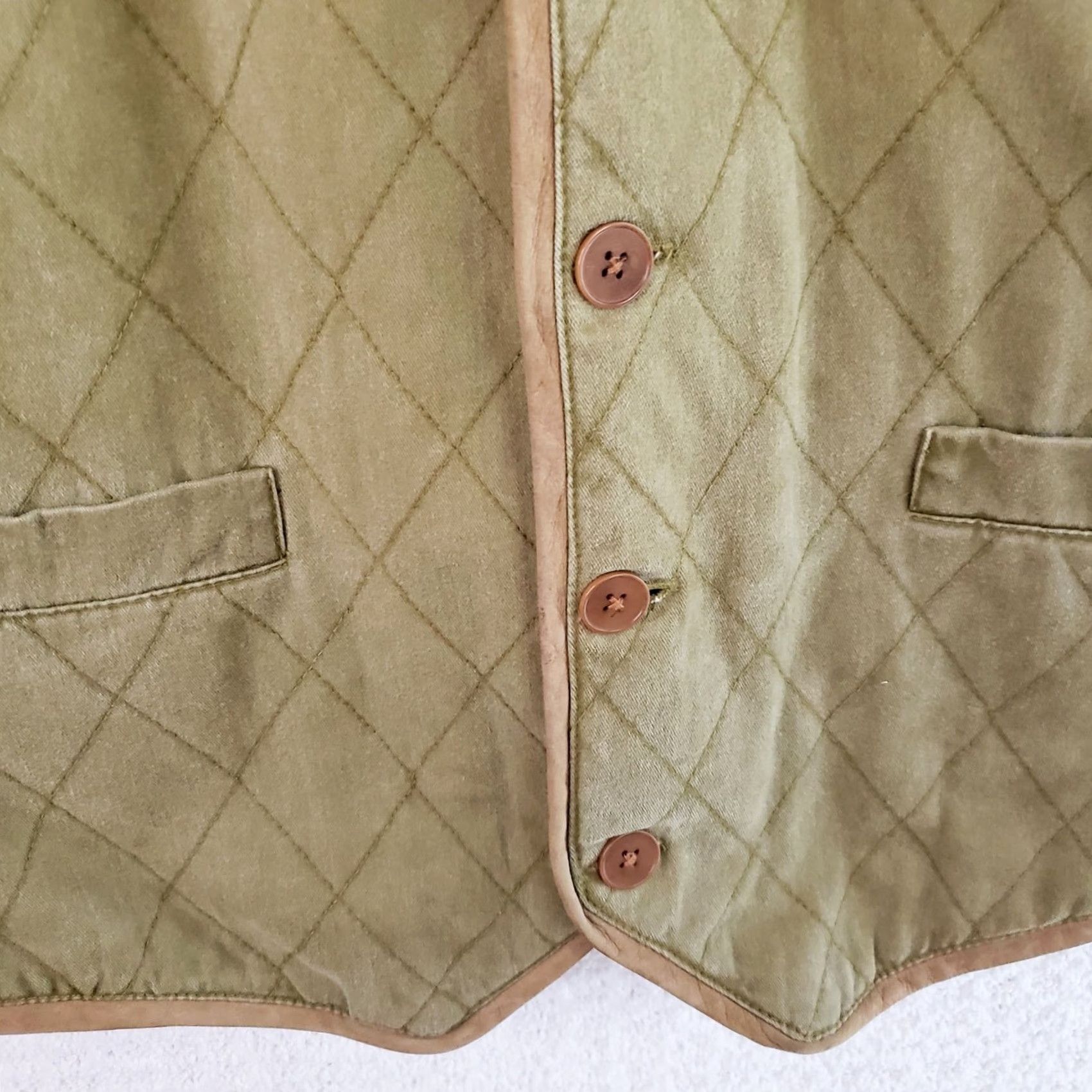 The Territory Ahead VINTAGE Territory Ahead Quilted Vest Mens L Green Cotton V Neck Button Front Hiking Size US L / EU 52-54 / 3 - 5 Thumbnail