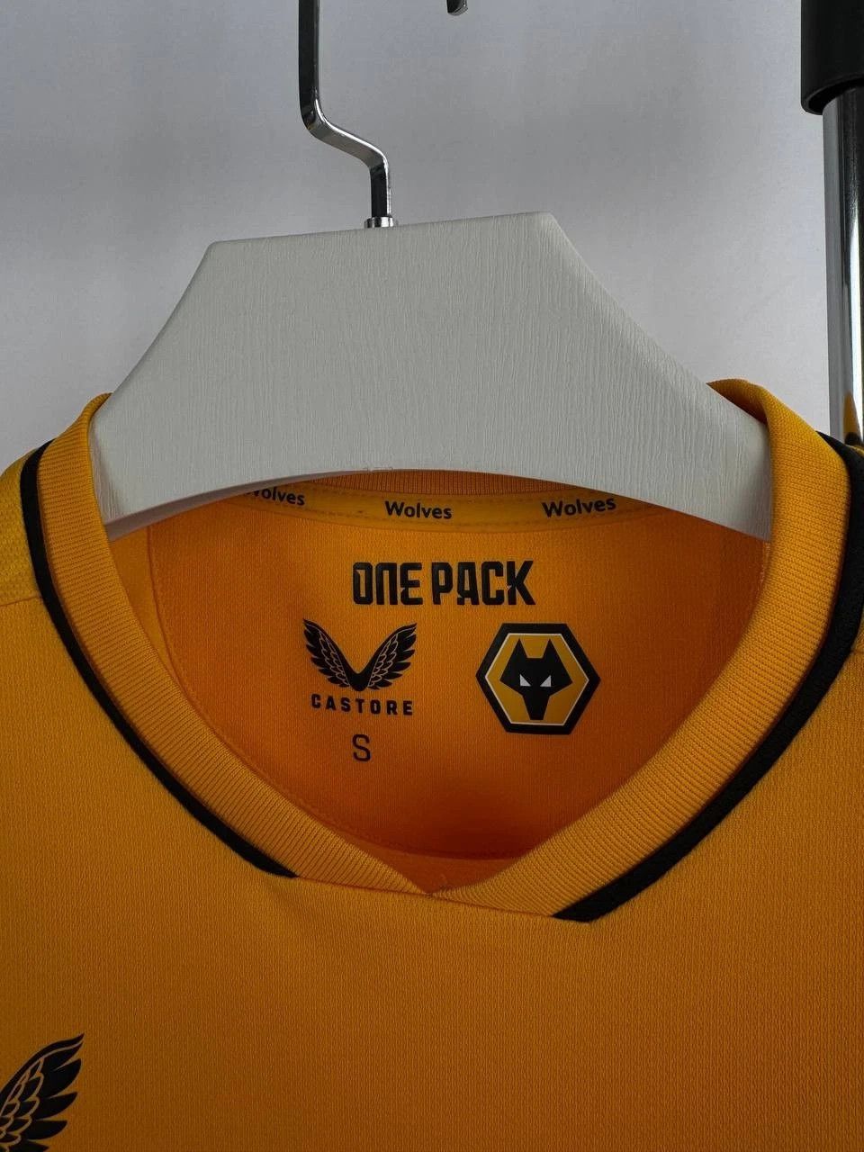 Castore Wolverhampton Wanderers Official Castore WOLVES 2021/2022 Size US S / EU 44-46 / 1 - 7 Thumbnail