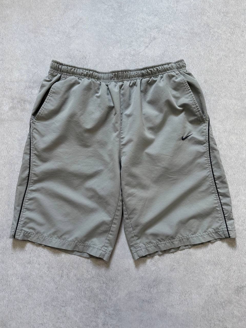 Mens Vintage Nike shorts Y2k 2000s size S