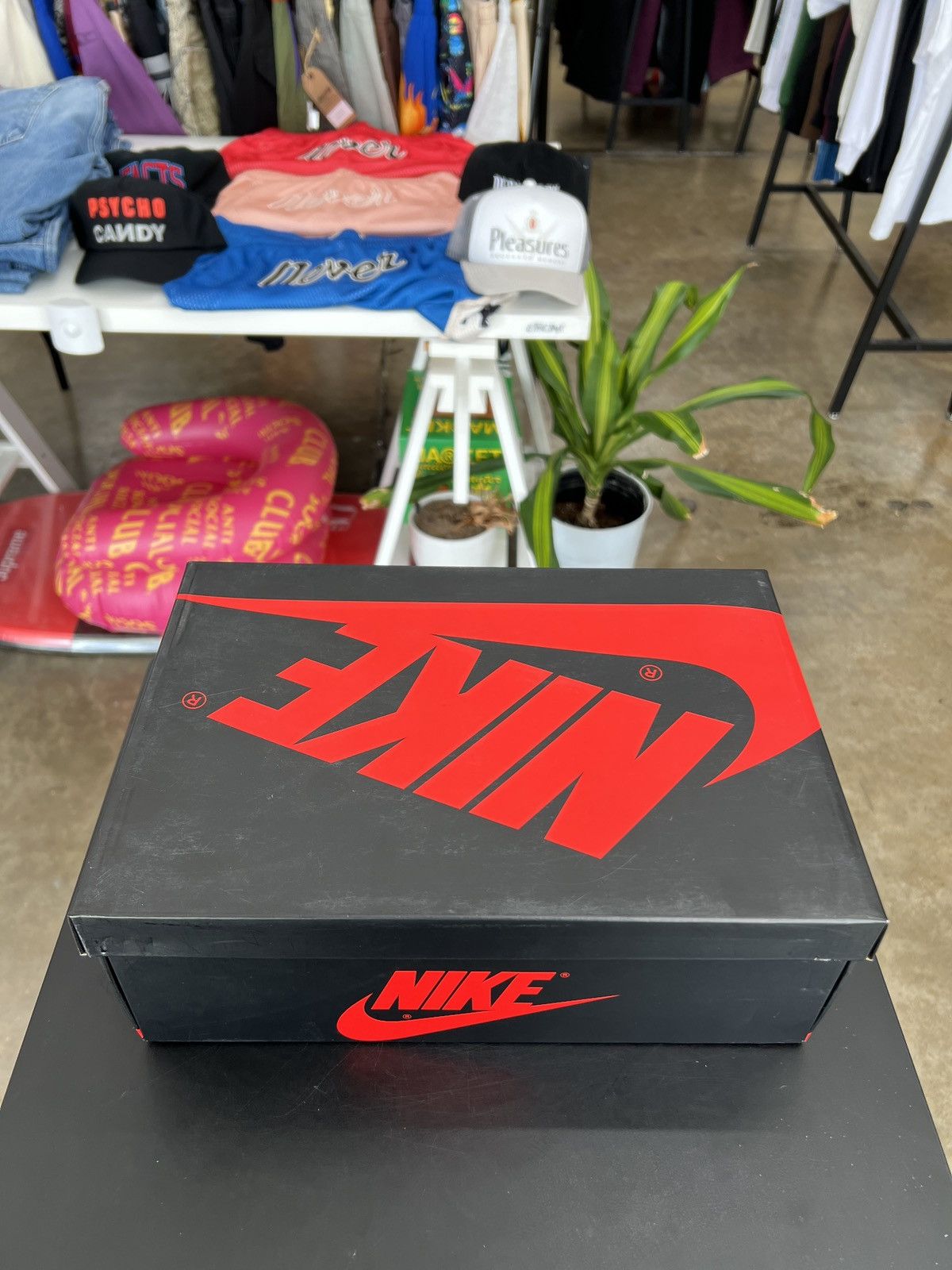 Jordan Brand × Nike Air Jordan 1 Obsidian Sz. 6.5Y (2019) Size US 6.5 / EU 39-40 - 15 Thumbnail