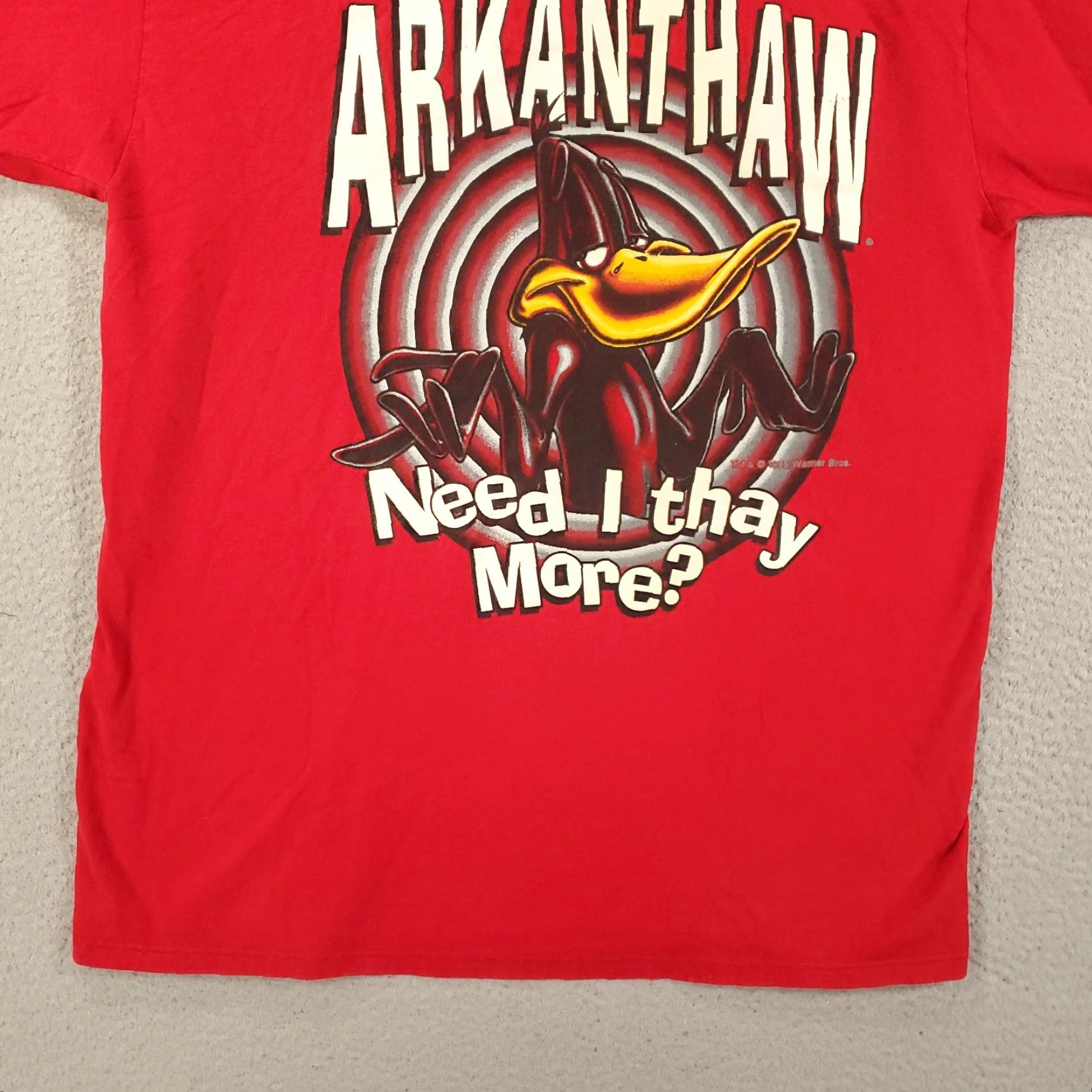 Vintage VINTAGE Looney Tunes Daffy Duck ARKANTHAW Red Cotton Knit Crew Neck T-Shirt XL Men Short Sleeve Graphic Print - Front Size US XL / EU 56 / 4 - 4 Thumbnail