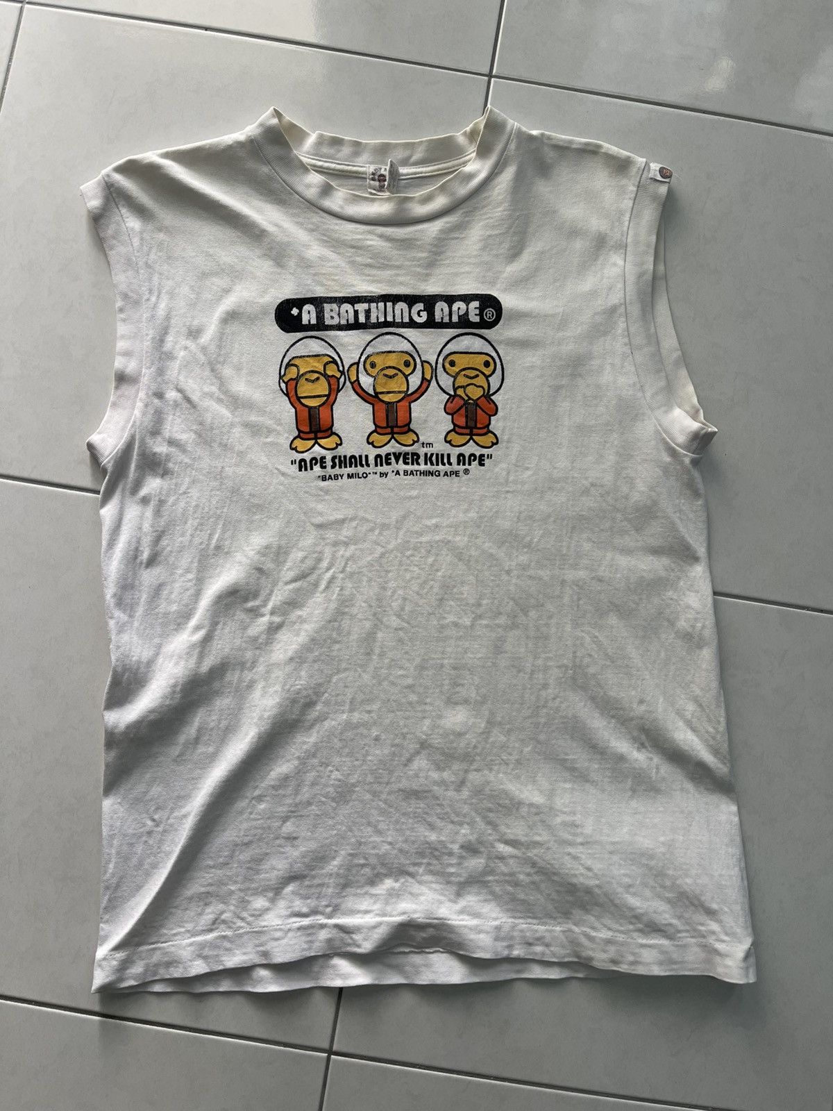 Bape VINTAGE BABY MILO A BATHING APE TEE VERY RARE Size US L / EU 52-54 / 3 - 1 Thumbnail