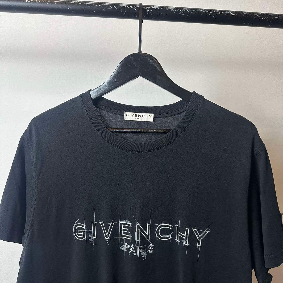 Givenchy GIVENCHY LOGO T SHIRT Size US S / EU 44-46 / 1 - 3 Thumbnail