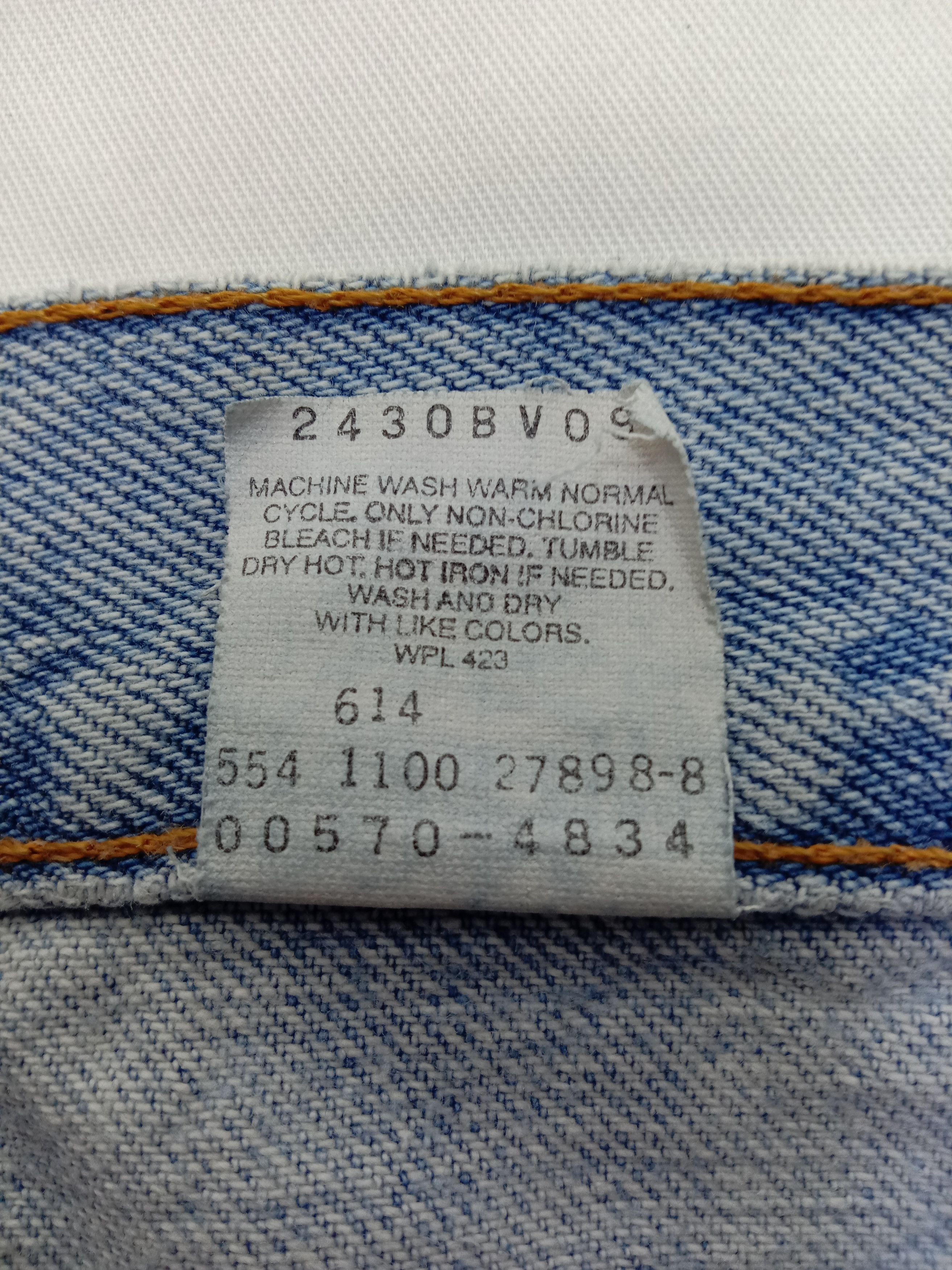 Vintage Levi's 570 Baggy Fit Jeans Light Wash Denim