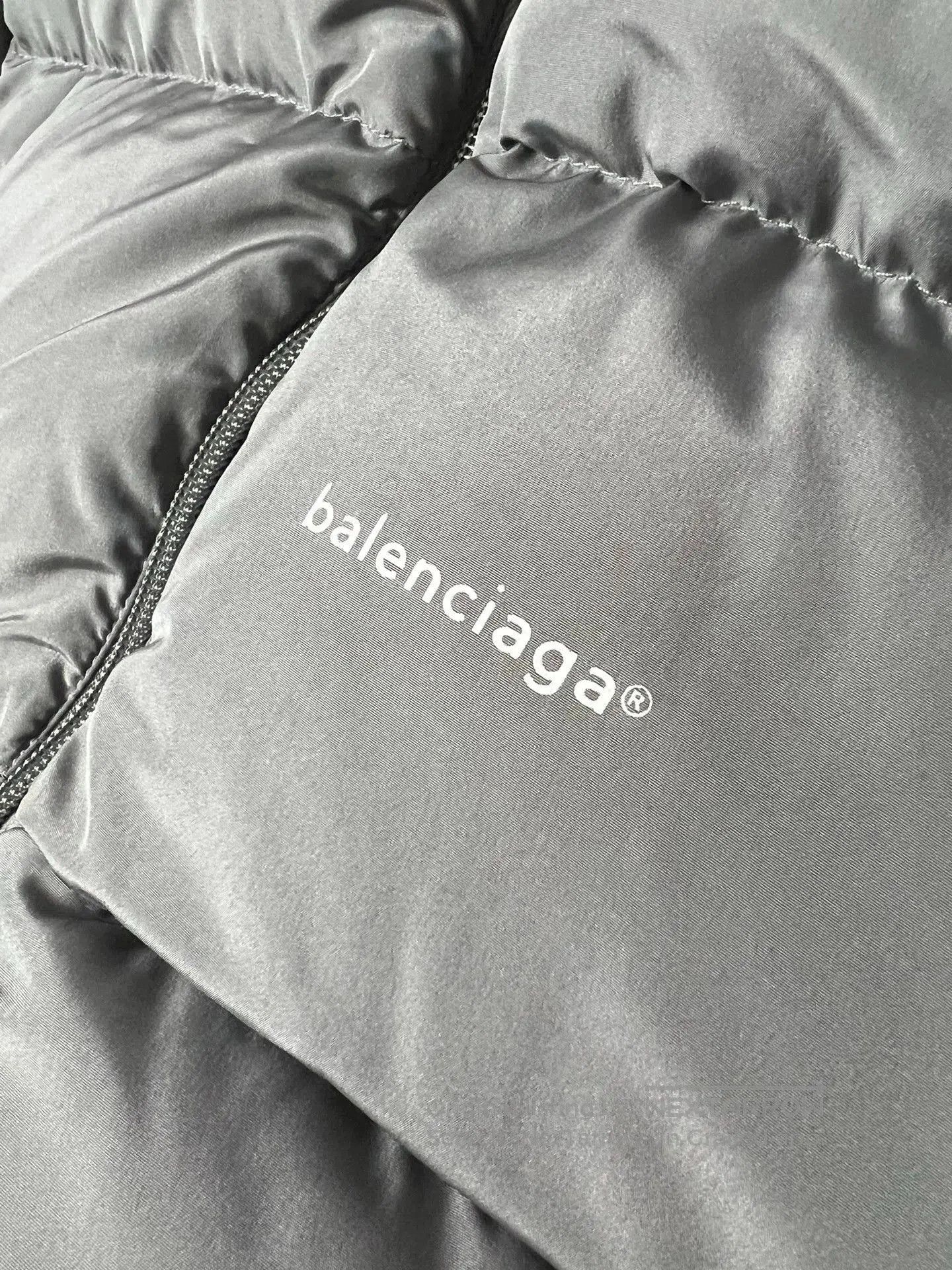 Balenciaga Balenciaga Gray Logo Puffer Jacket. Size US L / EU 52-54 / 3 - 3 Thumbnail