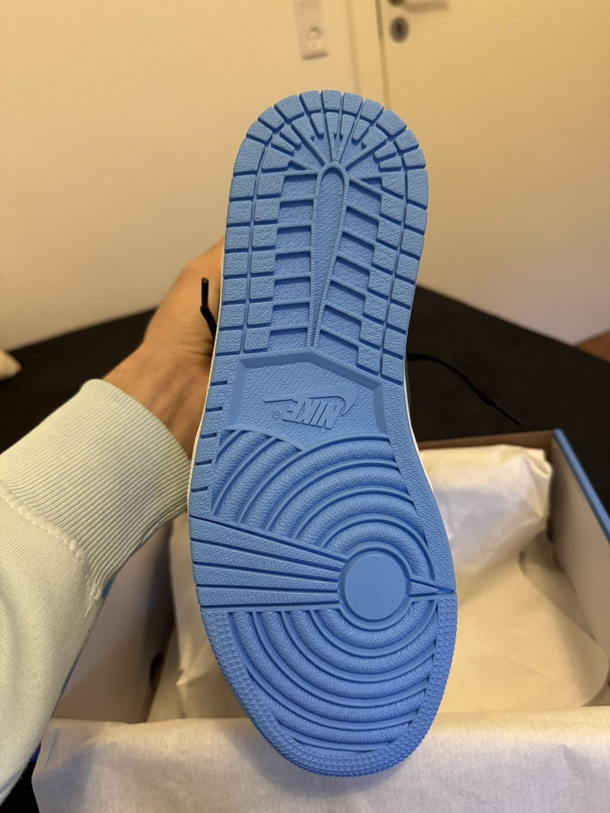 Jordan Brand × Nike Jordan 1 retro UNC toe Size US 8.5 / EU 41-42 - 5 Thumbnail