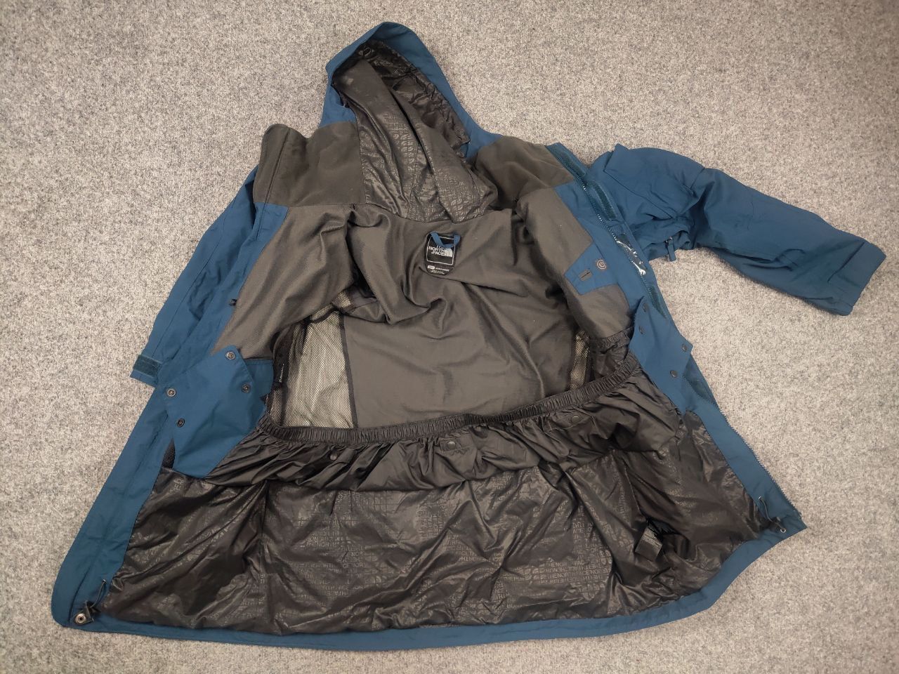 The North Face Vintage The North Face Blue HyVent Hooded Zip Ski Jacket Y2K Size US S / EU 44-46 / 1 - 14 Thumbnail