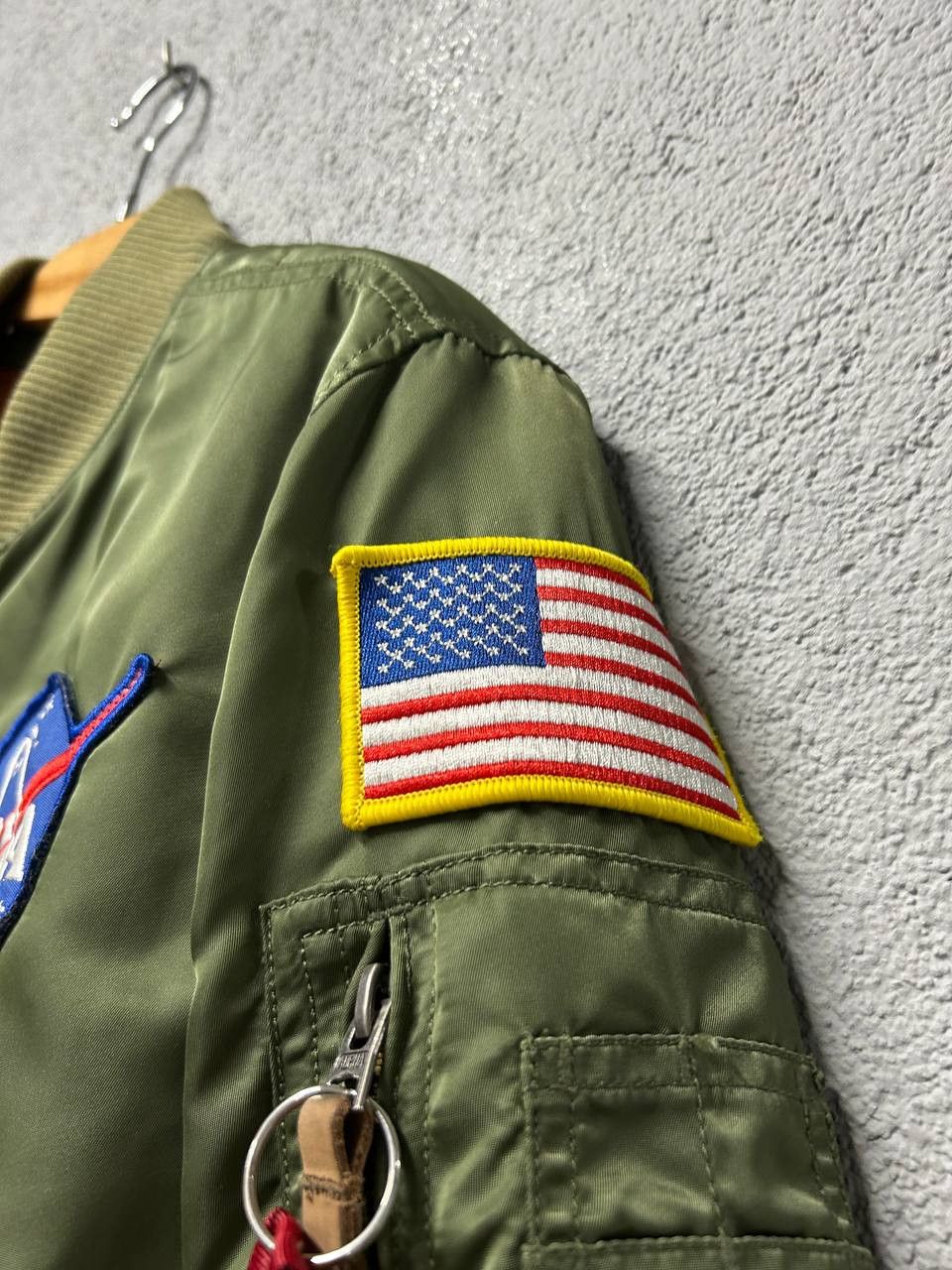 Alpha Industries Alpha Industries NASA mens bomber jacket size M Size US M / EU 48-50 / 2 - 3 Thumbnail