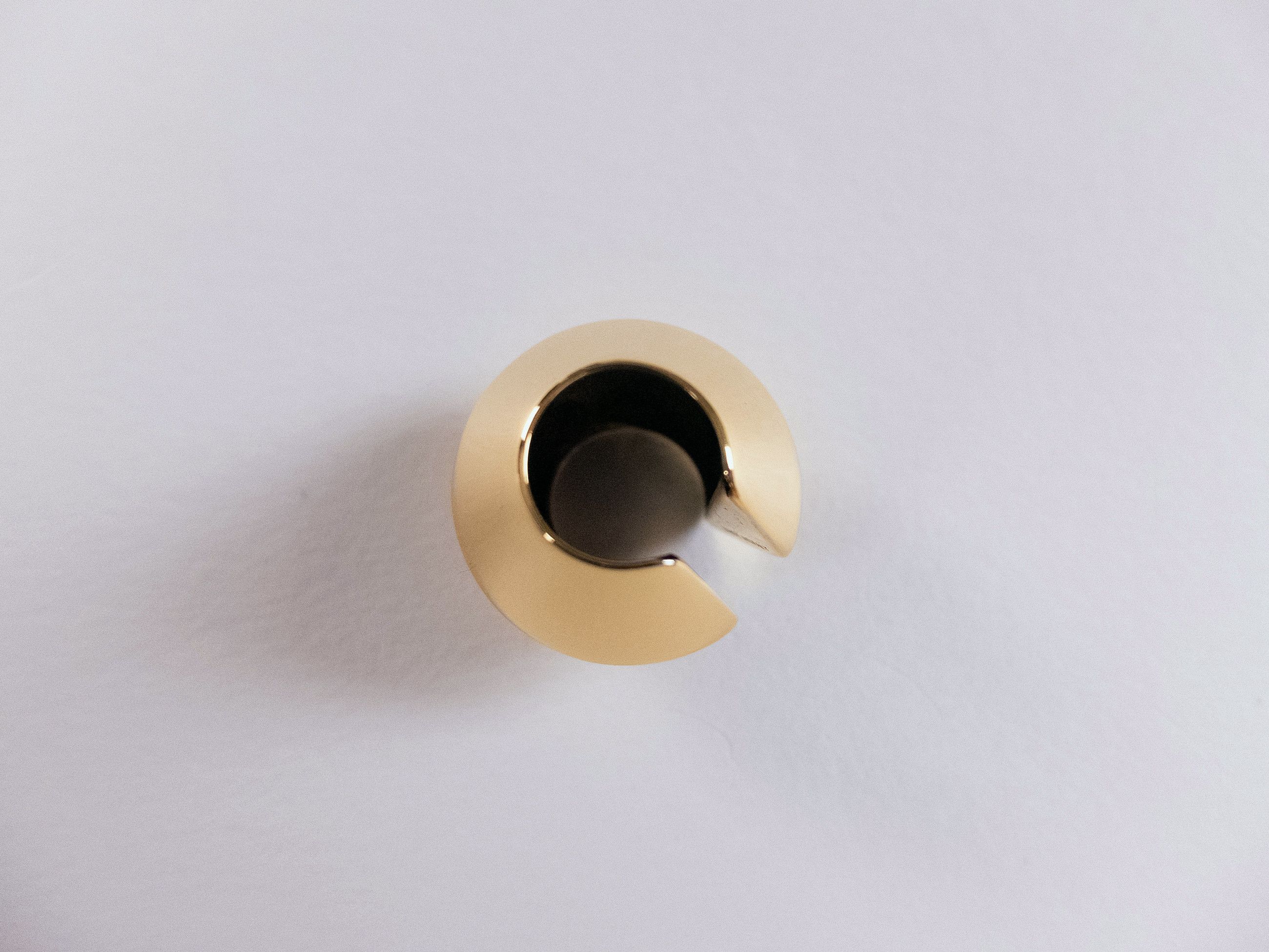 Alexander McQueen ALEXANDER MCQUEEN gold tone hexagonal metal ear cuff q Size ONE SIZE - 8 Thumbnail