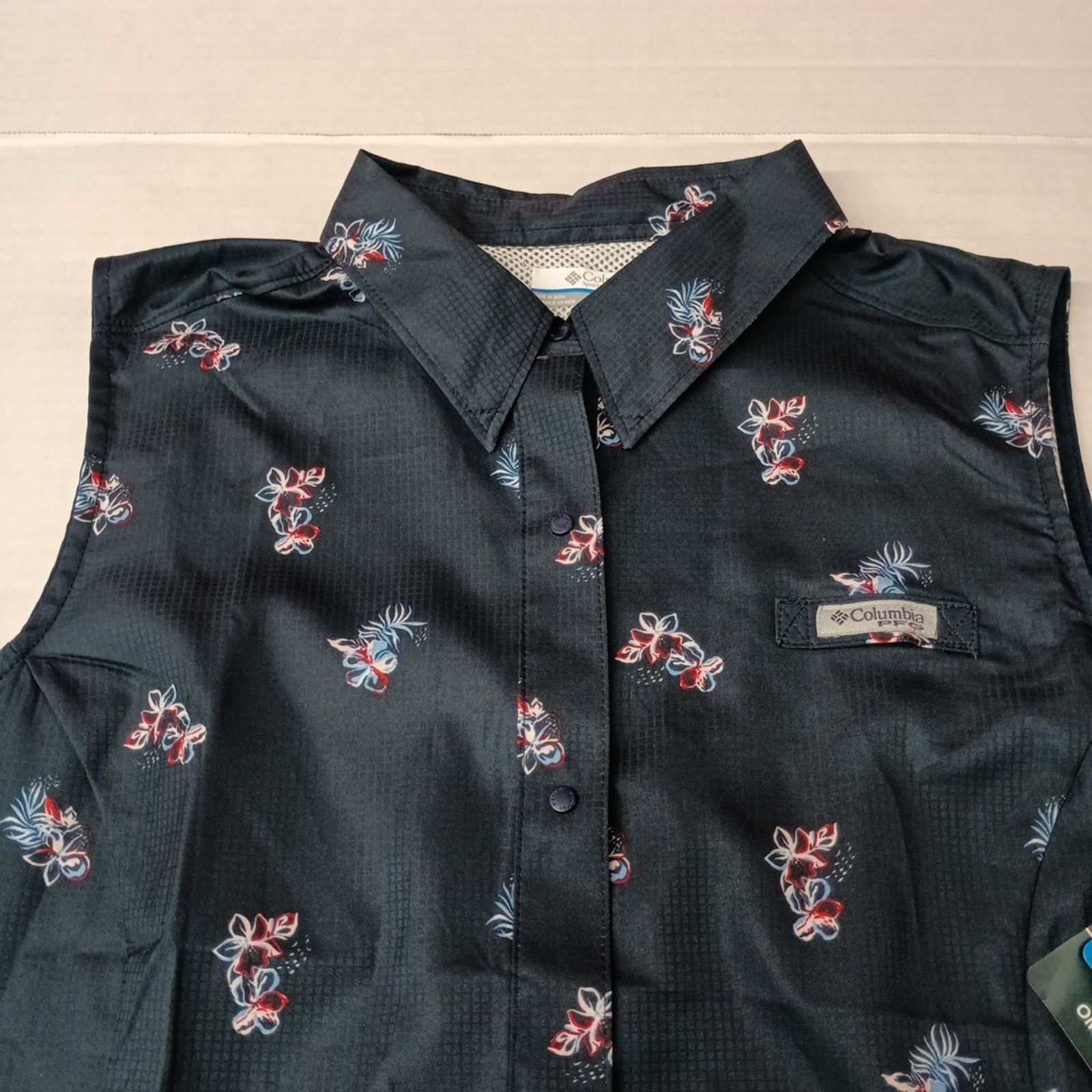 Columbia Columbia Women's Tamiami Shirt Size L Navy Blue Floral Print Size L / US 10 / IT 46 - 2 Thumbnail