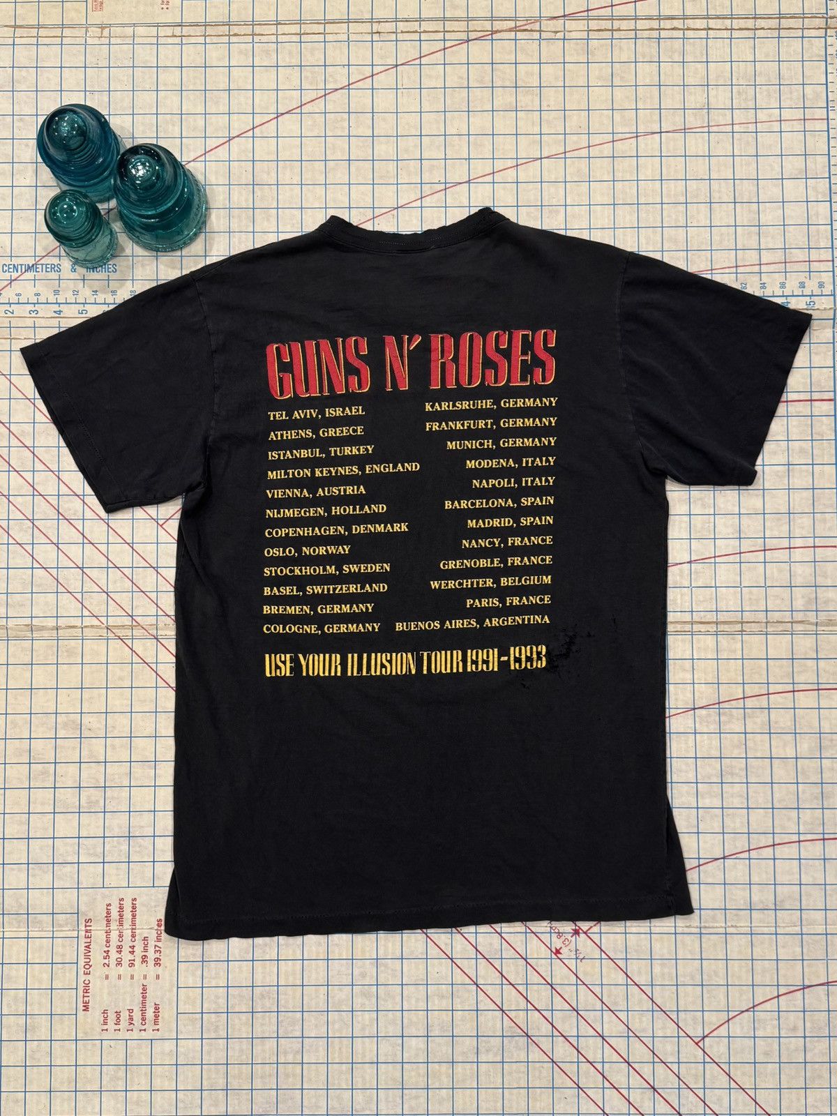 Guns N' Roses Vintage Guns N’ Roses Bad Apple Use Your Illusion European Size US L / EU 52-54 / 3 - 9 Thumbnail