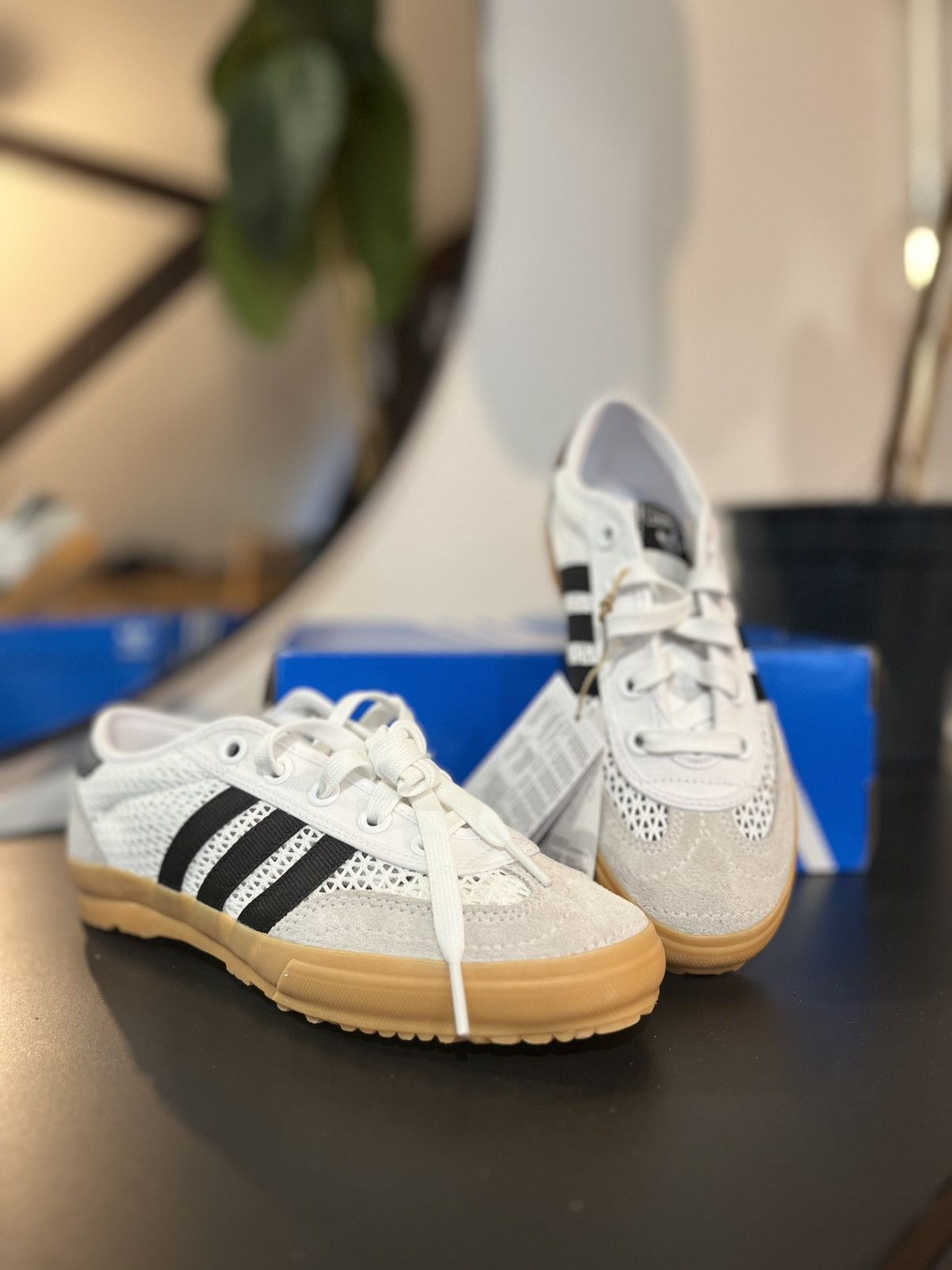 Adidas Adidas Tischtennis Size US 7 / IT 37 - 1 Thumbnail