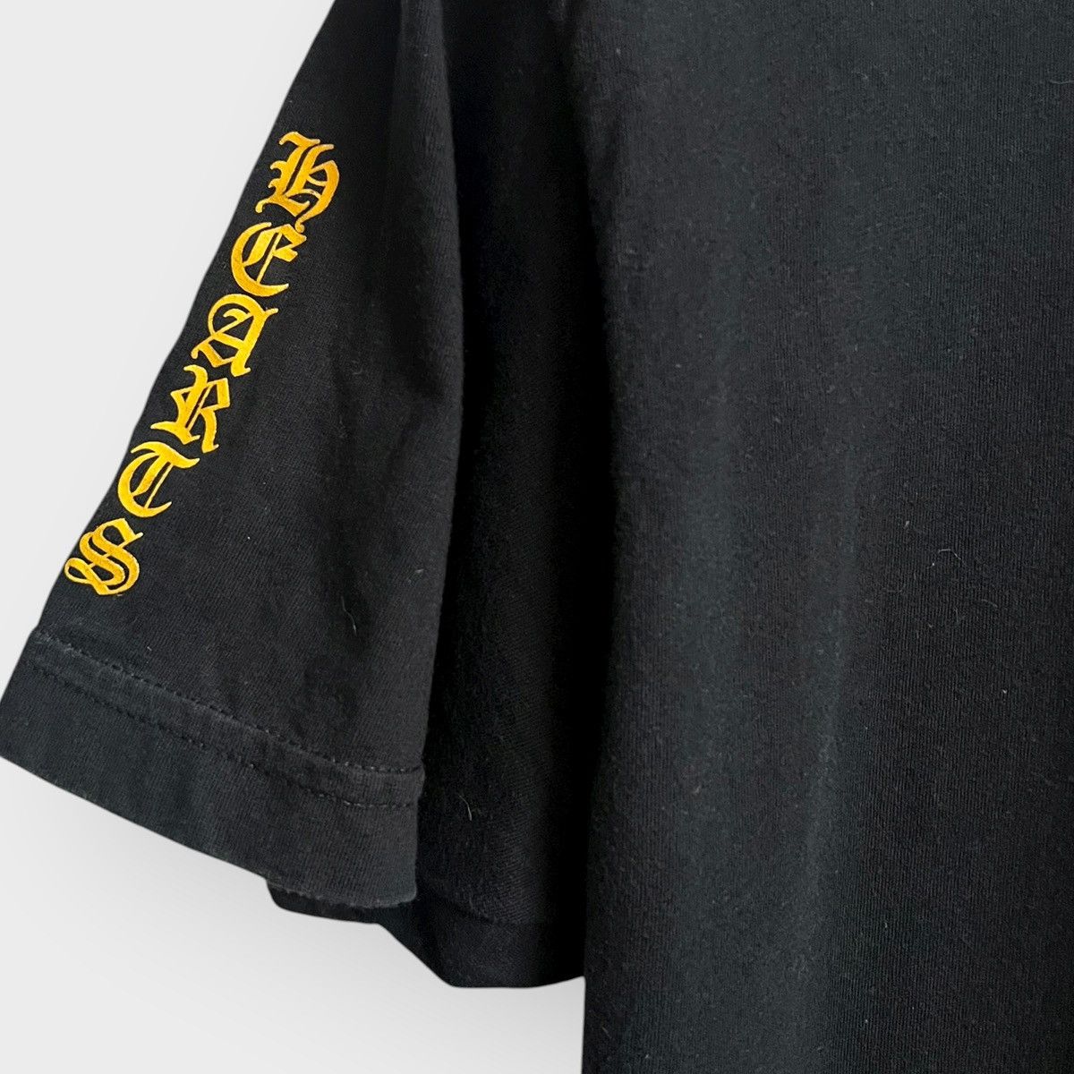 Chrome Hearts 2010s Chrome Hearts Yellow Dagger Scripts Tee (L) Size US L / EU 52-54 / 3 - 3 Thumbnail