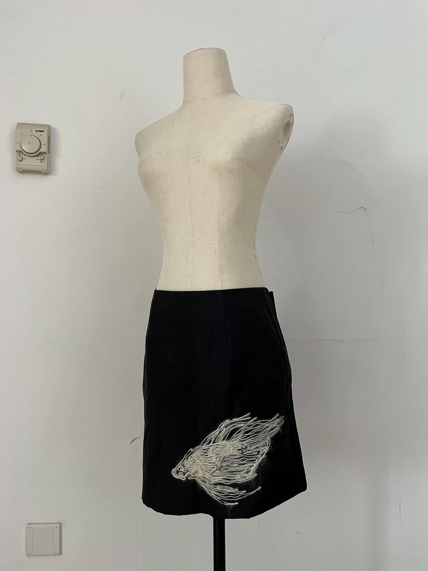 Beauty Beast beauty:beast Gold Thread Skirt Size 38" / US 16 / IT 52 - 1 Thumbnail