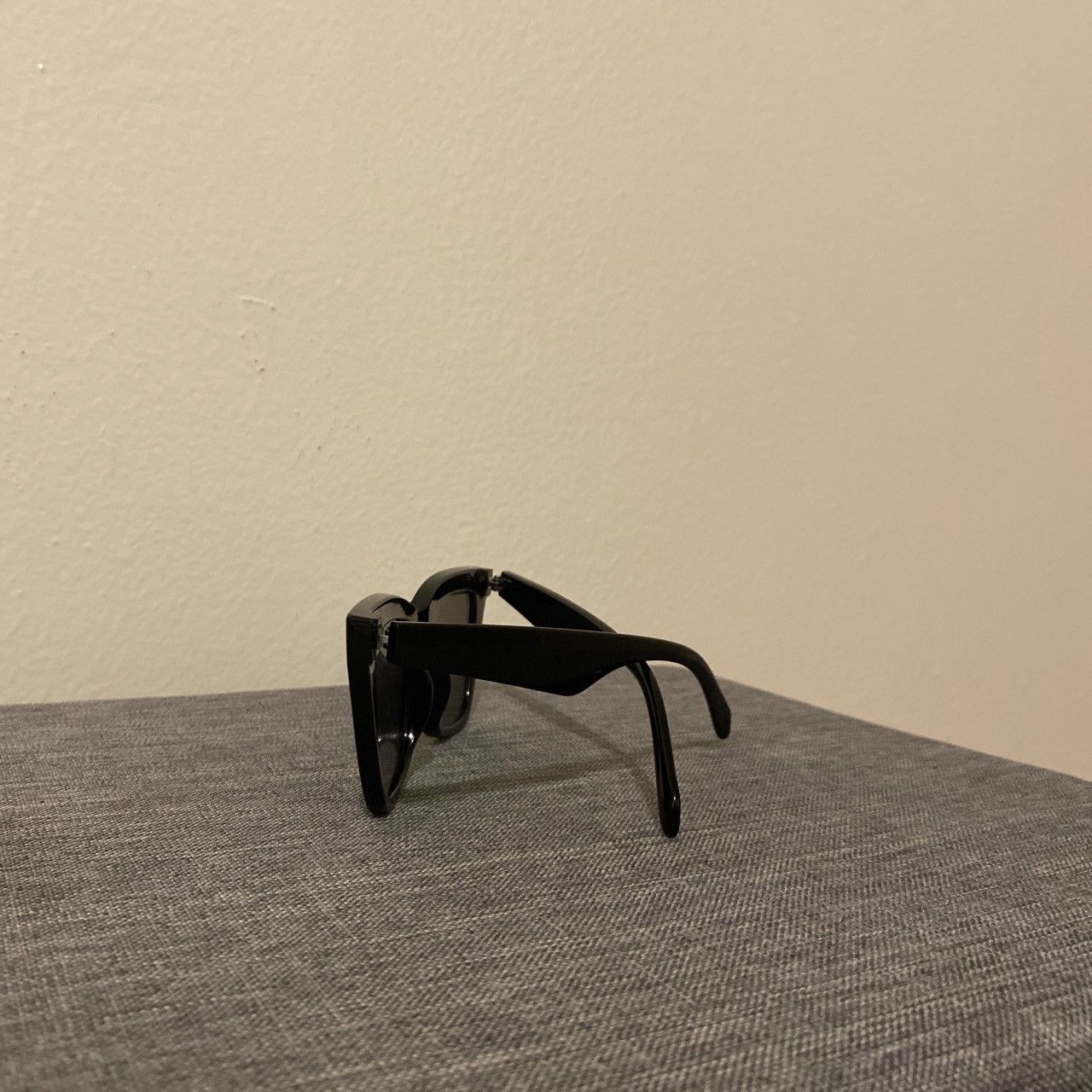Other Sleek Black Sunglasses Size ONE SIZE - 3 Thumbnail