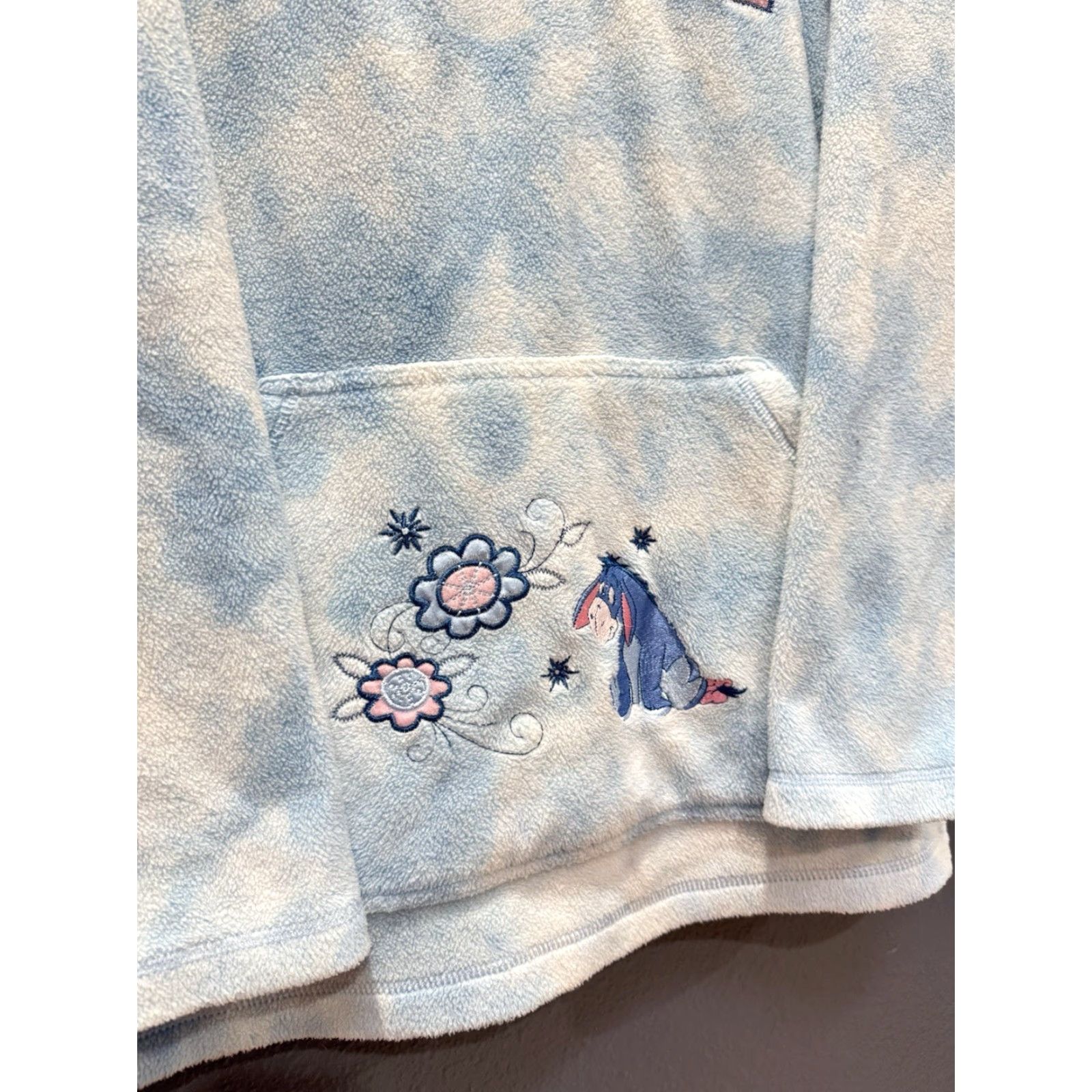 Disney VINTAGE Disney Winnie The Pooh Women’s Blue Fleece Eeyore Sweatshirt 2XL Women's Sweatshirt Blue Eeyore Pooh 2XL Mens? Size XXL / US 16-18 / IT 52-54 - 4 Thumbnail
