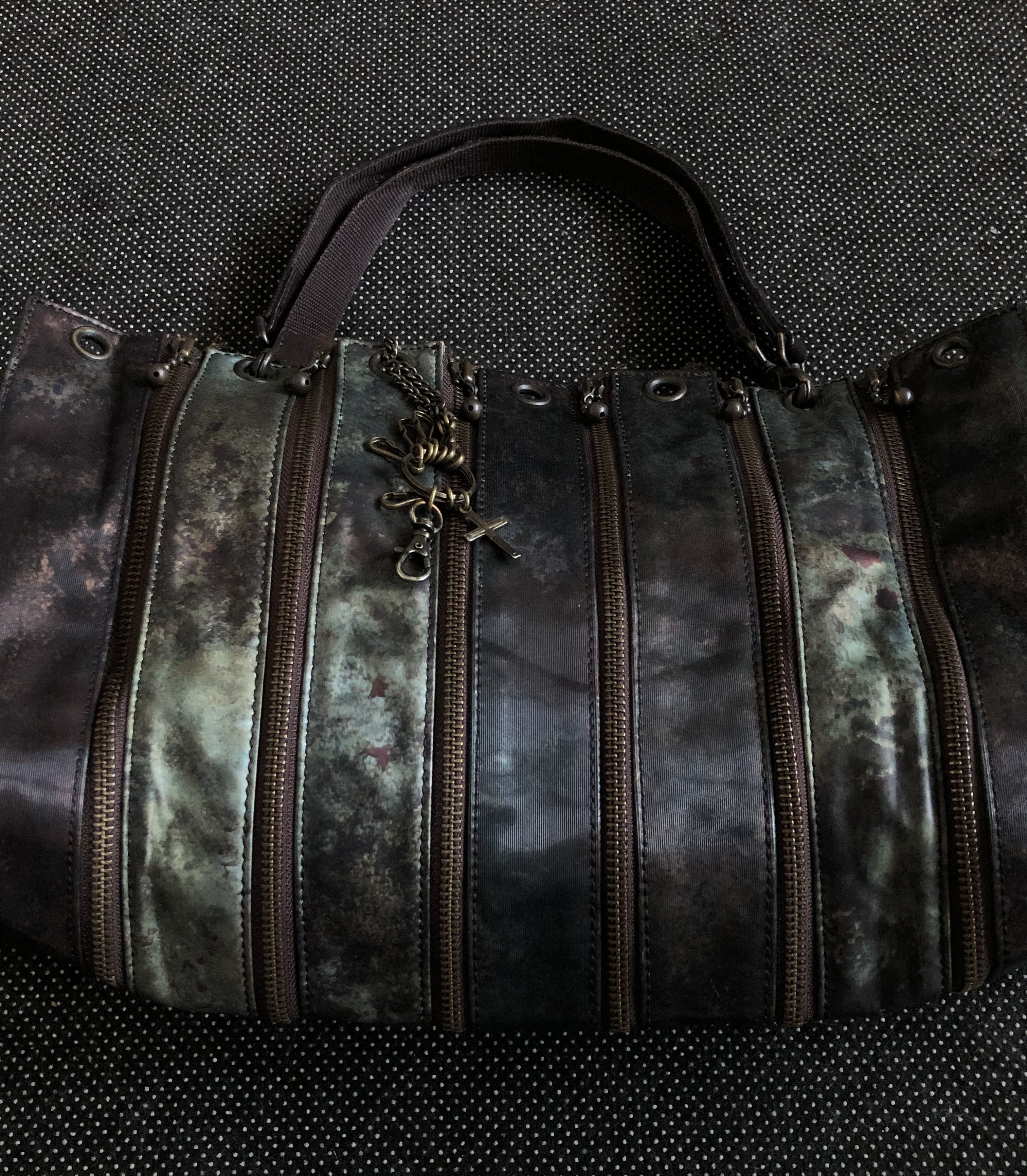 Jean Paul Gaultier GRAIL🔥FW1995 “CYBER” HOLOGRAPHIC MULTI ZIP BONDAGE BAG Size ONE SIZE - 9 Thumbnail