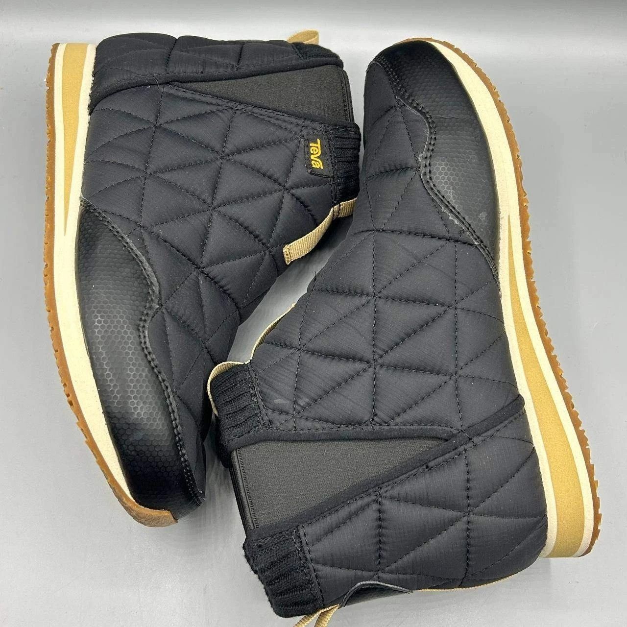 Teva Teva Ember Mid Women 7 Waterproof Quilted Chelsea 1106209 Size US 7 / IT 37 - 7 Thumbnail