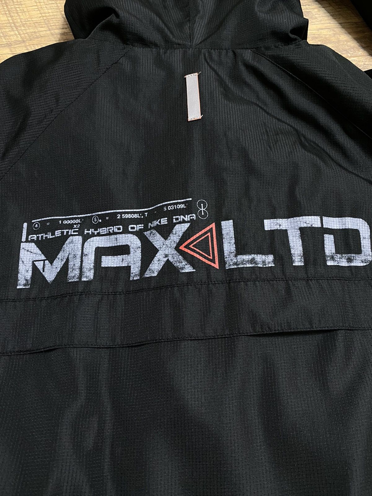 Nike Nike MAX LTD Windbreaker Jacket (Size L) Size US L / EU 52-54 / 3 - 17 Thumbnail