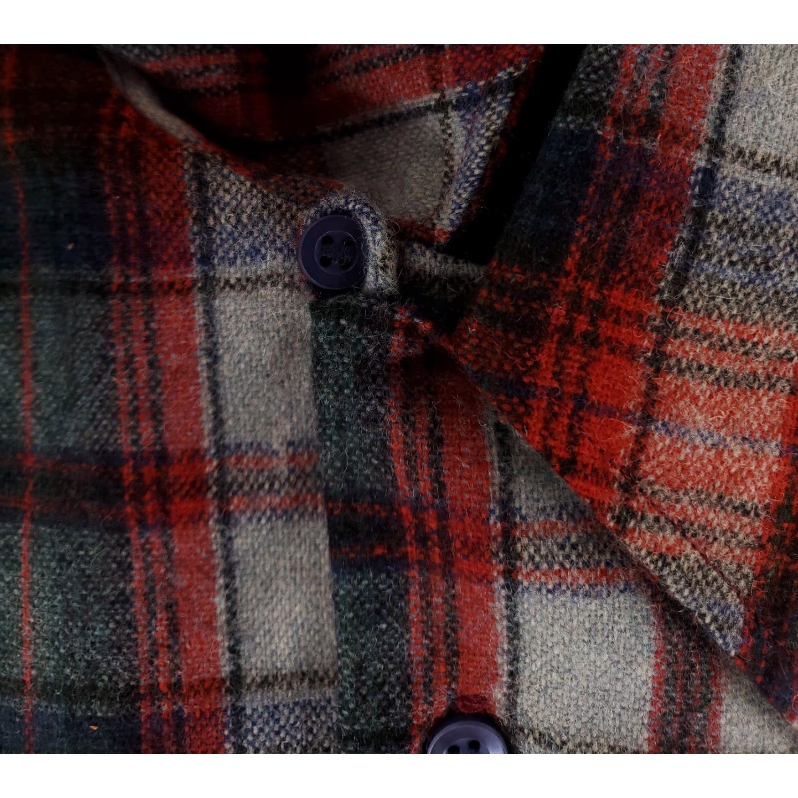 Arrow Arrow Button Up Shirt Wool Blend Flannel Loop Collar Multicolor Red Gray Blue Green Mens L Shirt Size US L / EU 52-54 / 3 - 2 Thumbnail