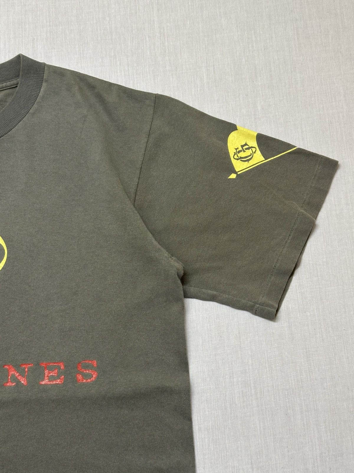 Vintage vintage 1990s Davy Jones skull flag t-shirt . Size US M / EU 48-50 / 2 - 6 Thumbnail