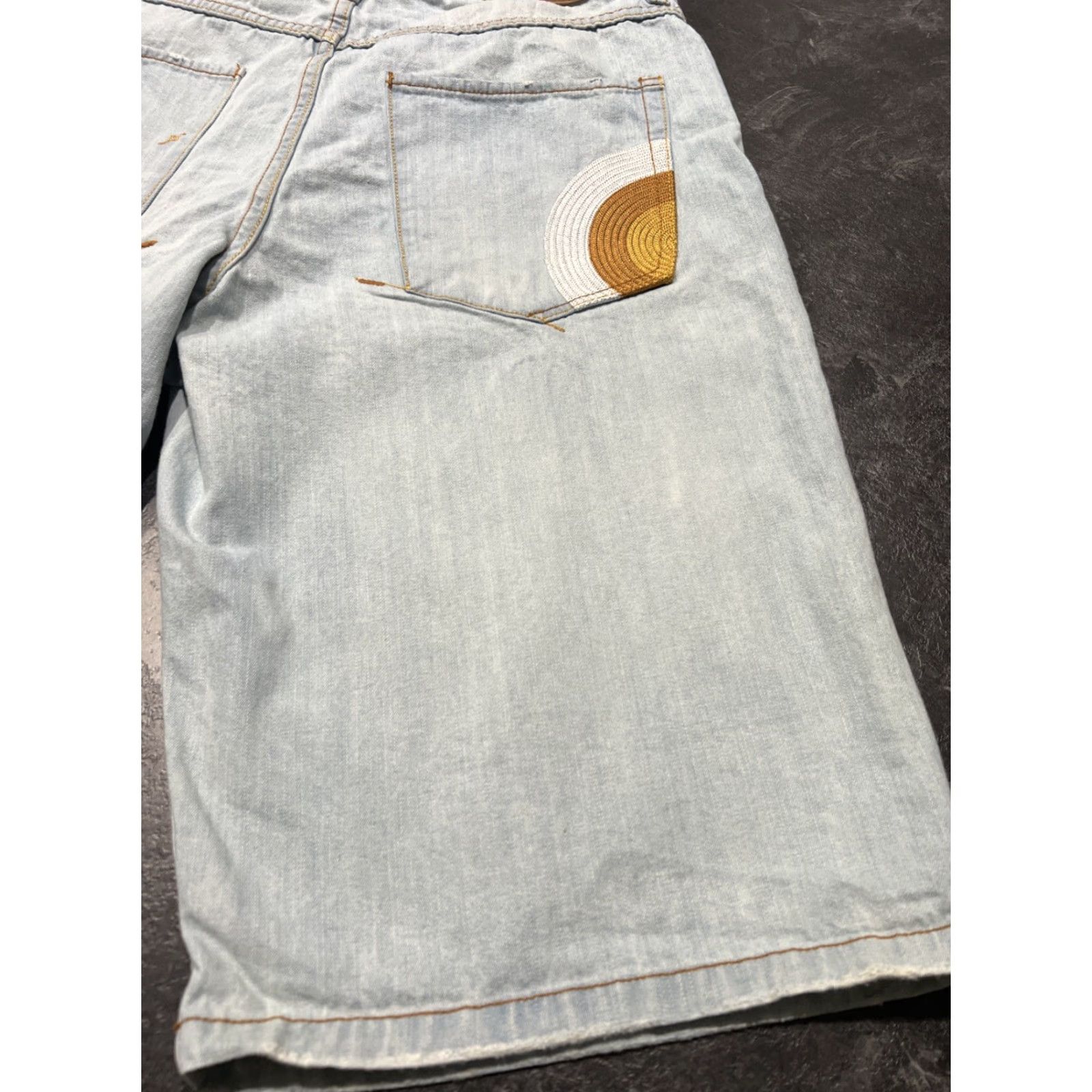 Rocawear VINTAGE Rocawear Bermuda Shorts Mens 38 Light Denim Baggy 90s Grunge Blue Cotton Polyester Embroidered Casual Mens Size US 38 / EU 54 - 4 Thumbnail