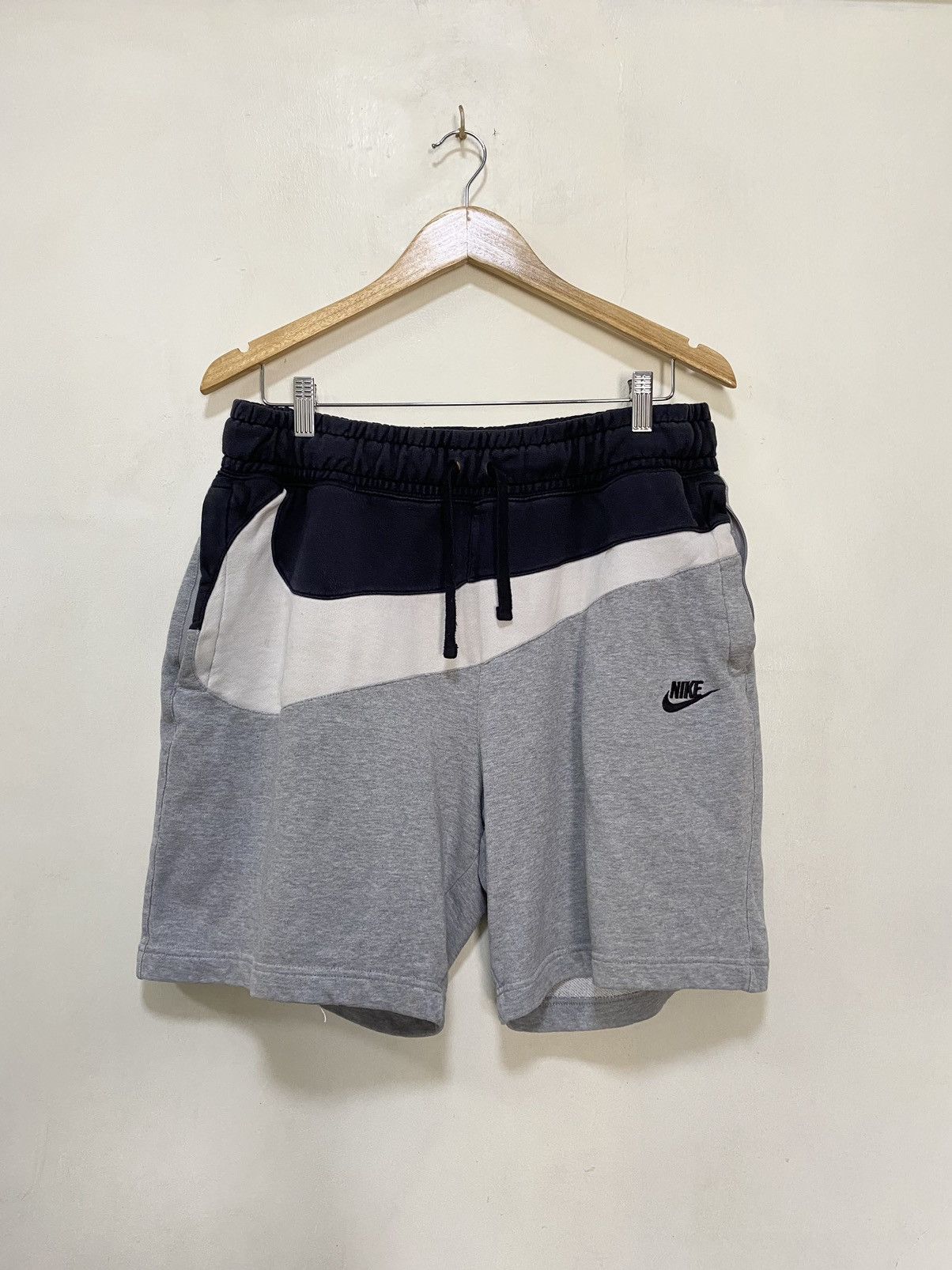 Nike NIKE TRITONE BIG SWOOSH SHORT Size US 32 / EU 48 - 1 Thumbnail