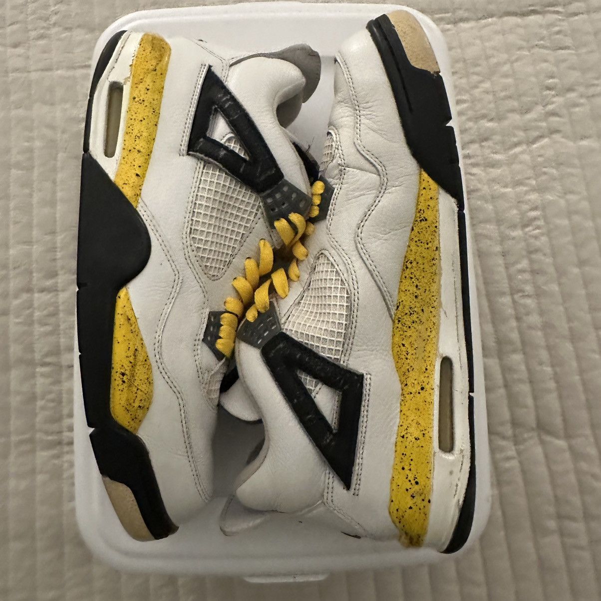Jordan Brand Jordan 4 Tour Yellow Rare Air Retro OG Size 11 Size US 11 / EU 44 - 1 Thumbnail