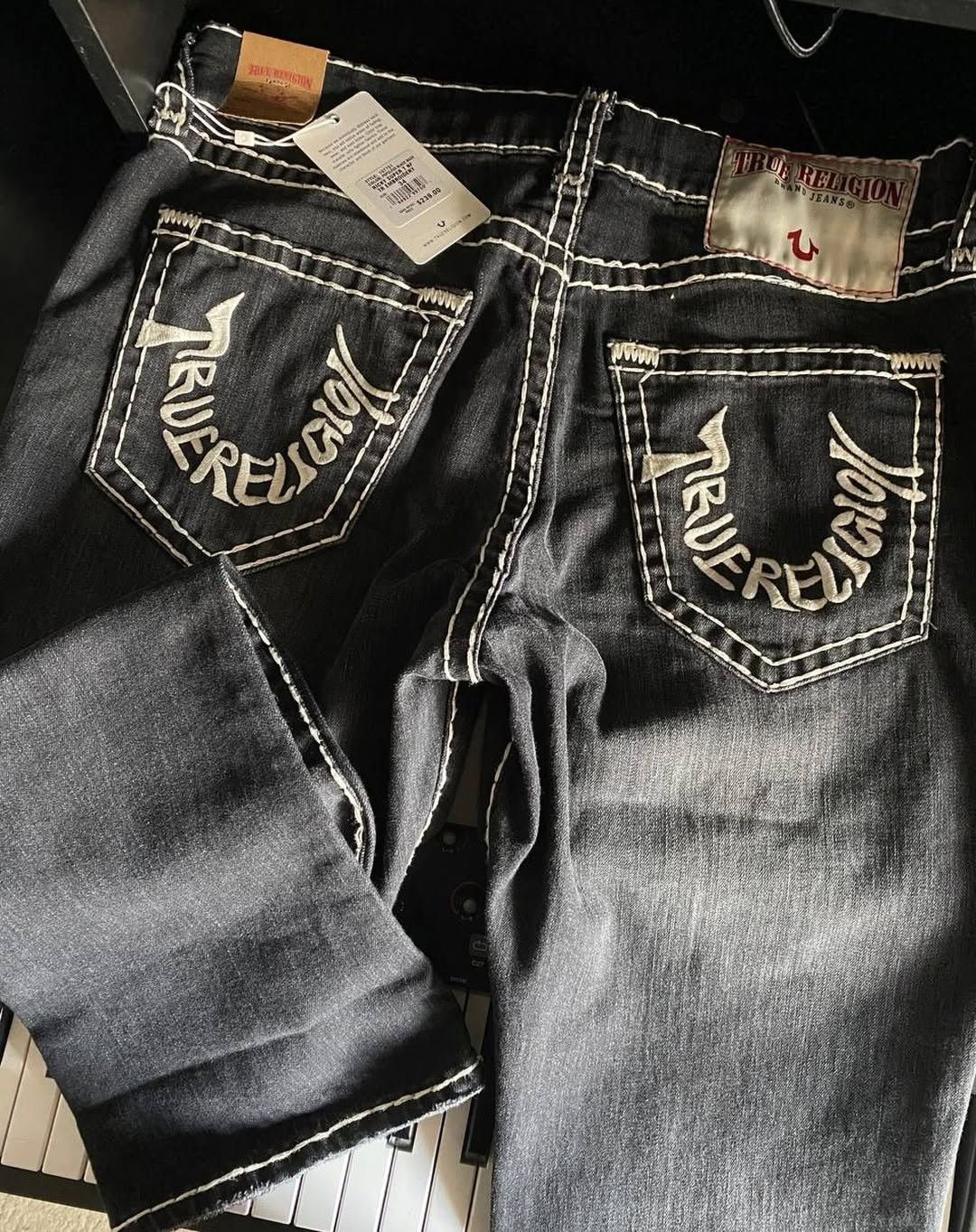 True Religion True Religion Ricky TR Embroidery Super T Straight Jean Size US 33 - 1 Thumbnail