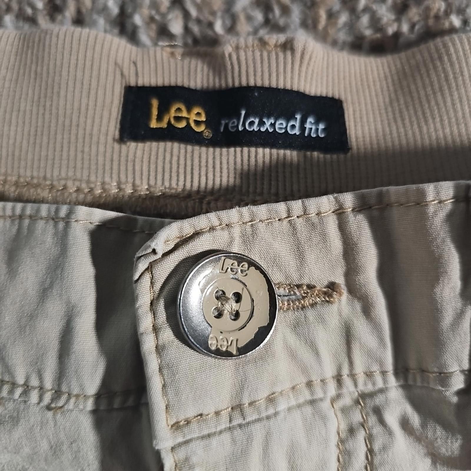 Lee Lee Relaxed Fit 12 Medium Beige Shorts Size 34" / US 12 / IT 48 - 2 Thumbnail