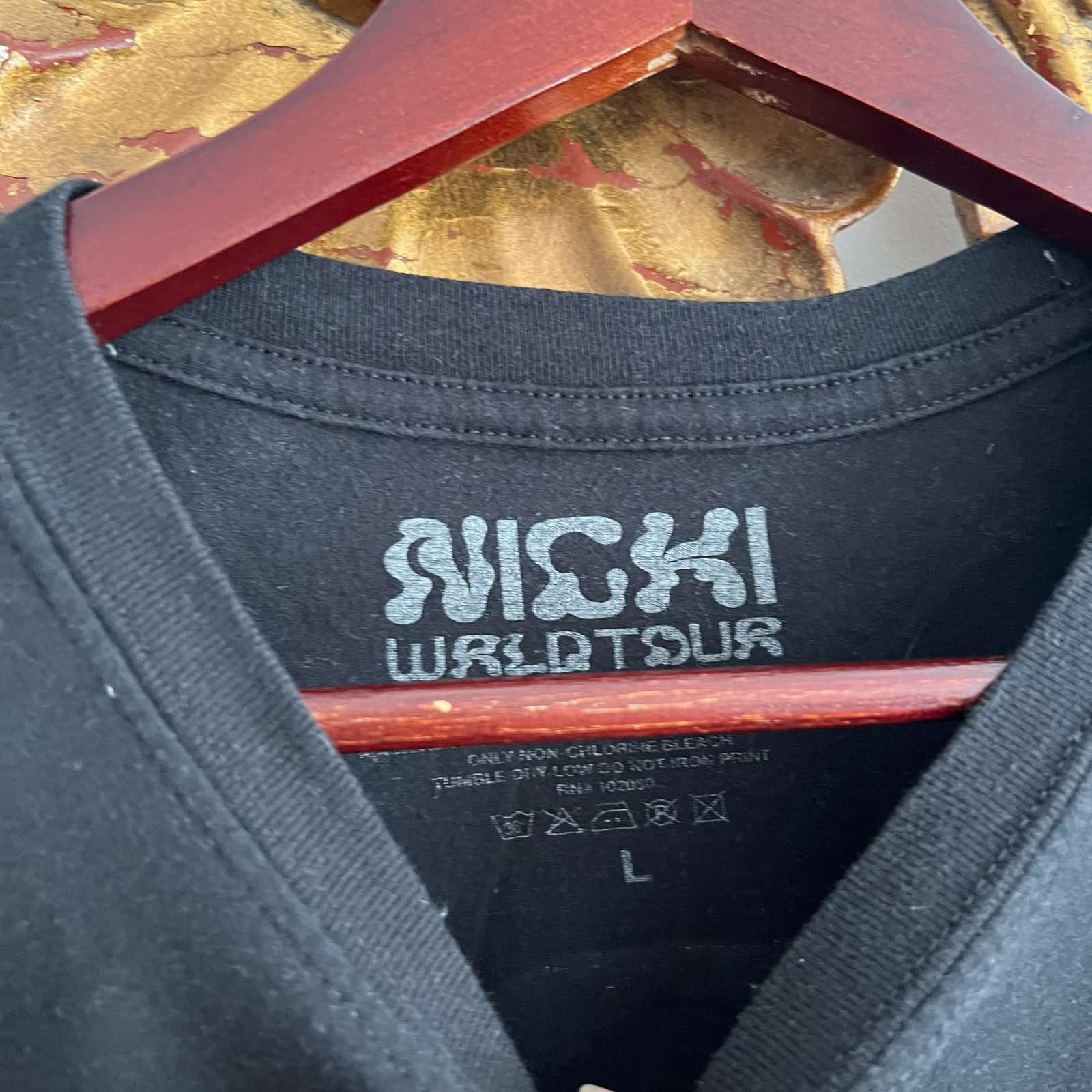 Band Tees 2019 Niki Minaj World tour t-shirt Sz L Size US L / EU 52-54 / 3 - 4 Thumbnail