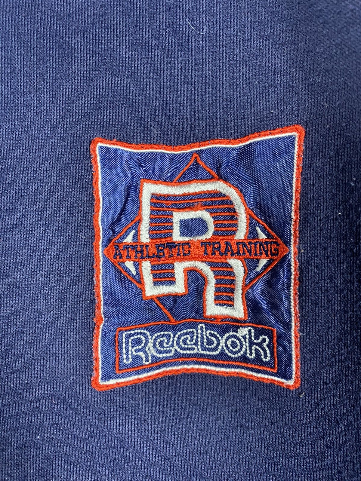 Reebok Vintage Reebok Athletic Training Bog Logo Bomber Jacket Size US L / EU 52-54 / 3 - 9 Thumbnail