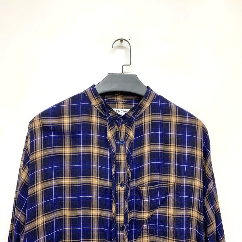 Balenciaga Balenciaga size 32 Checked Shirt with Large Logo on Back Size XS / US 0-2 / IT 36-38 - 3 Thumbnail
