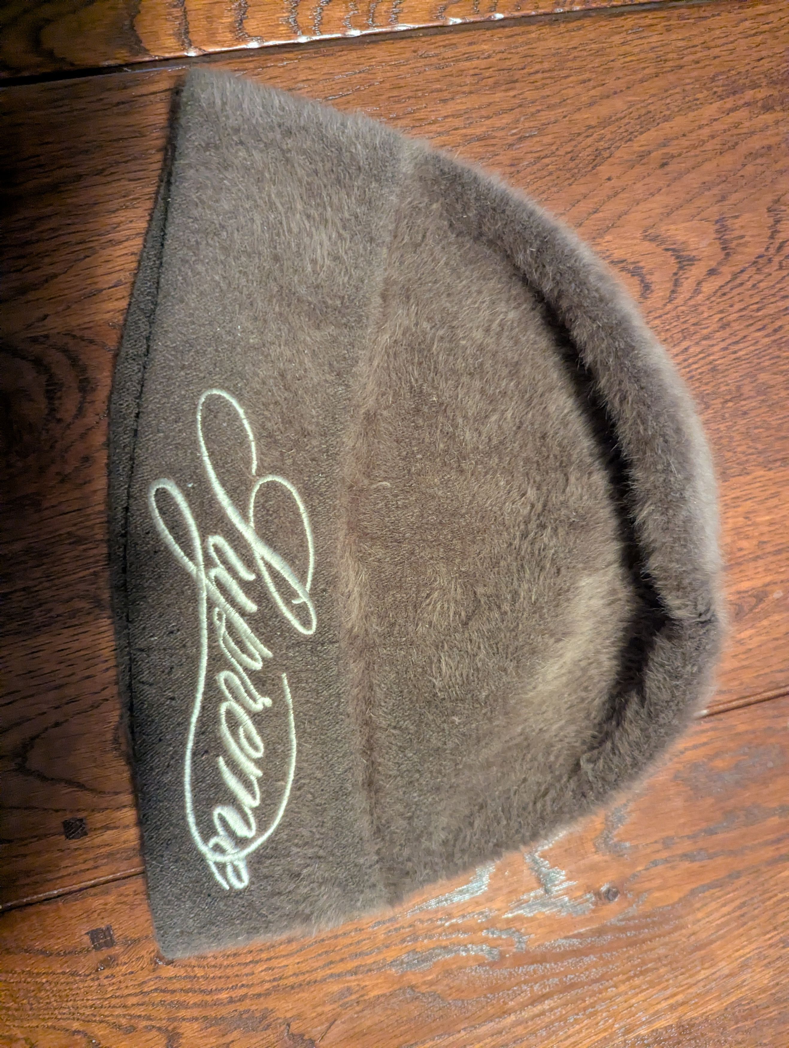 Kangol × Supreme Supreme Kangol Furgora Script BeanieBrown Size ONE SIZE - 1 Thumbnail