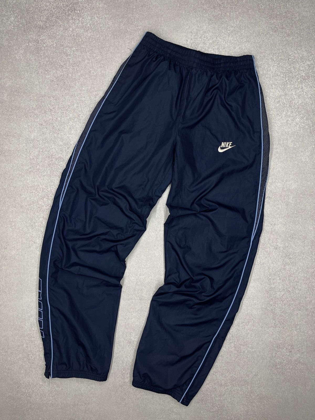 Nike Vintage Nike Nylon Sweatpants Navy Drill Y2K ACG TECH Size S Size US 30 / EU 46 - 2 Thumbnail