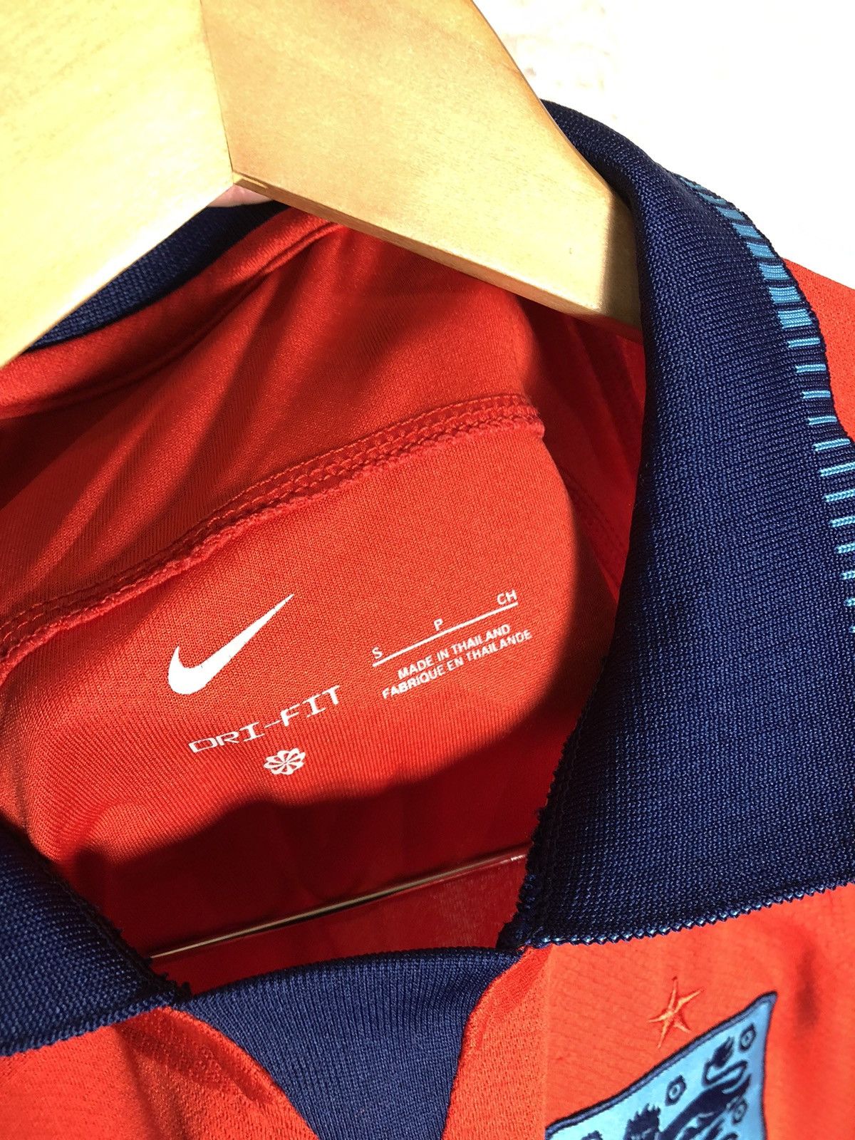 Nike VINTAGE NIKE ENGLAND SOCCER JERSEY BAYERN RETRO BLOKE Y2K Size US S / EU 44-46 / 1 - 5 Thumbnail