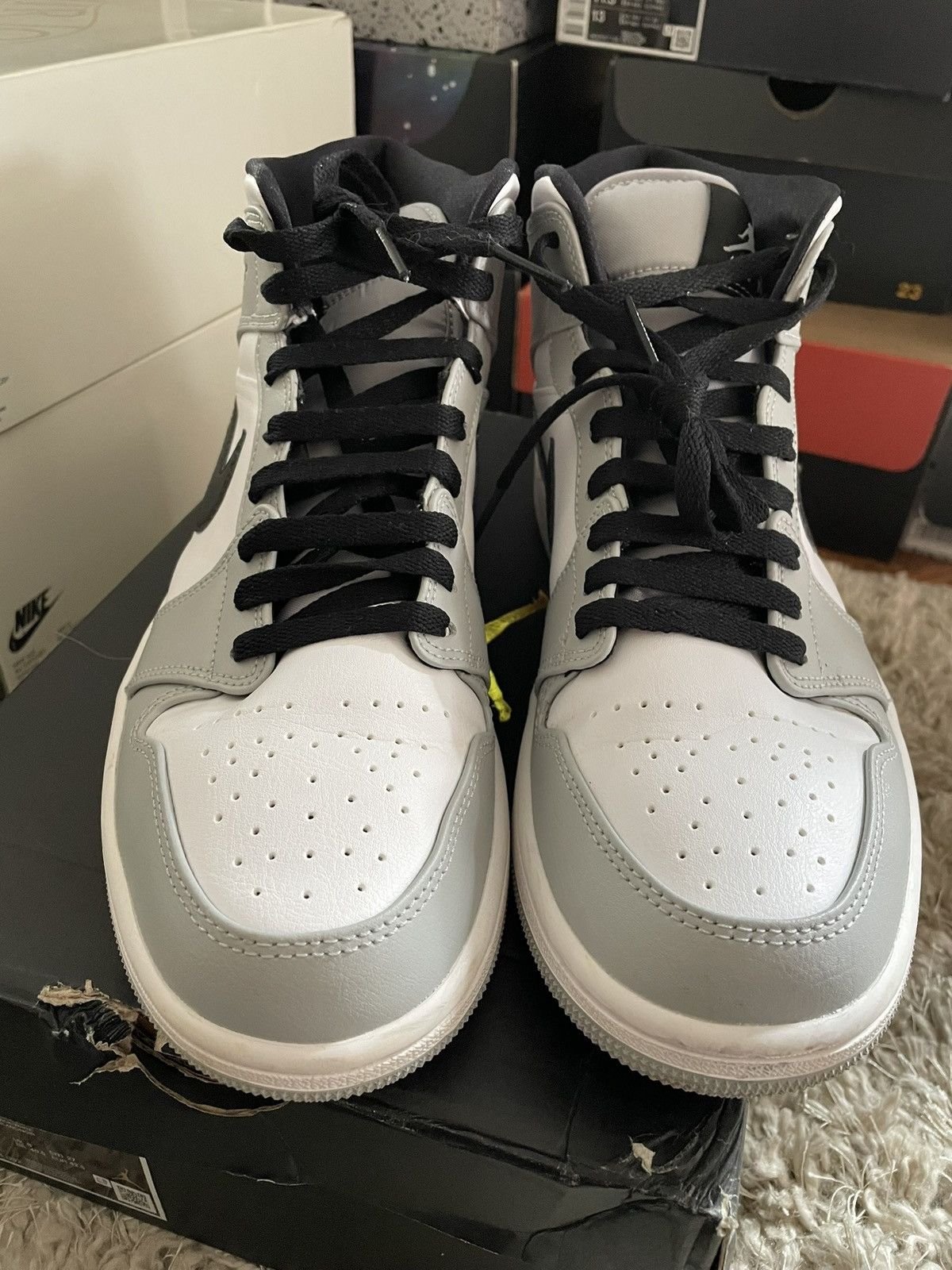 Jordan Brand Jordan 1 Mid Smoke Grey Size US 9 / EU 42 - 4 Thumbnail