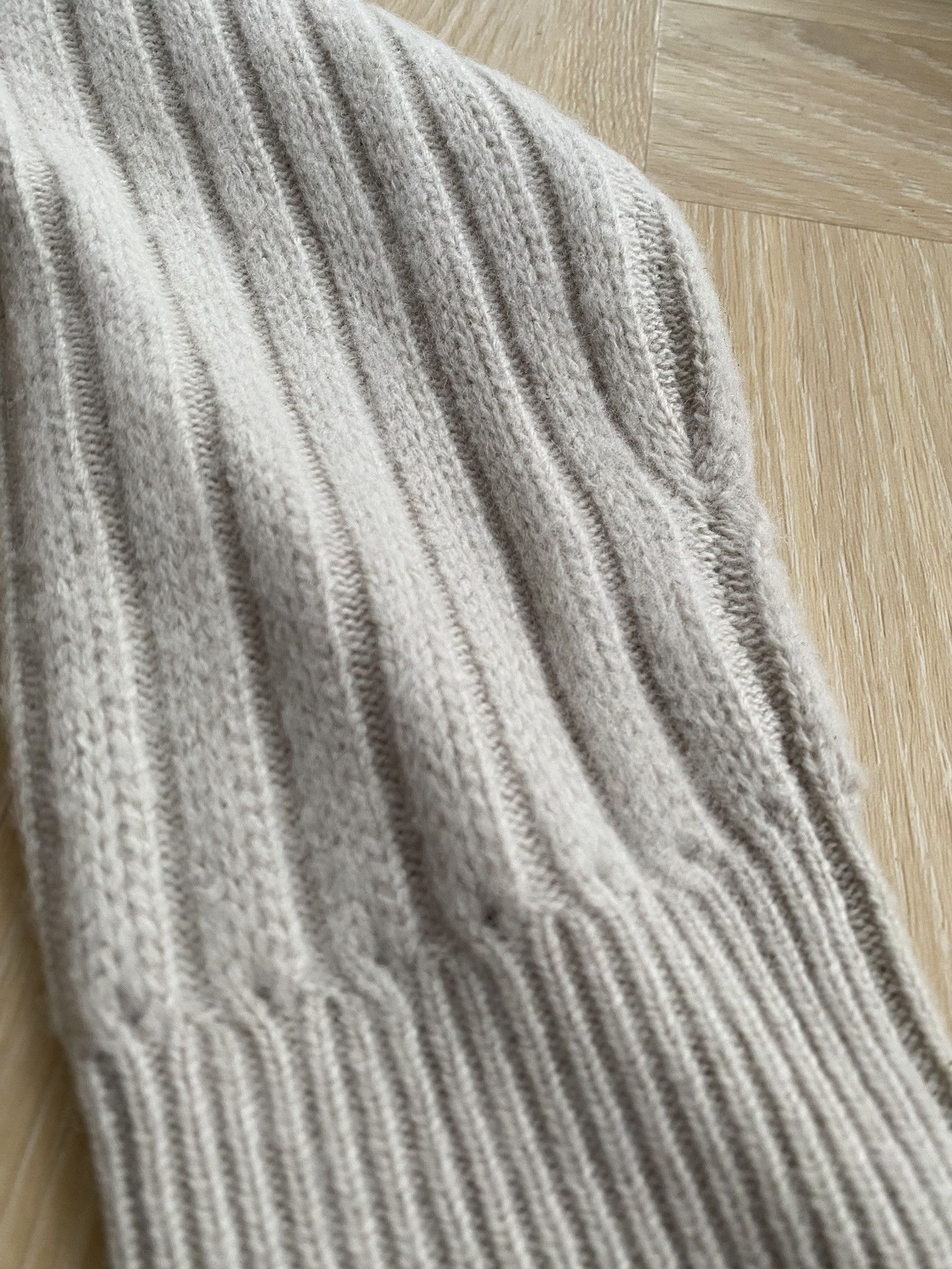 Wood Wood 48/M - Lambswool Cable V-Neck - Nature Size US M / EU 48-50 / 2 - 10 Thumbnail