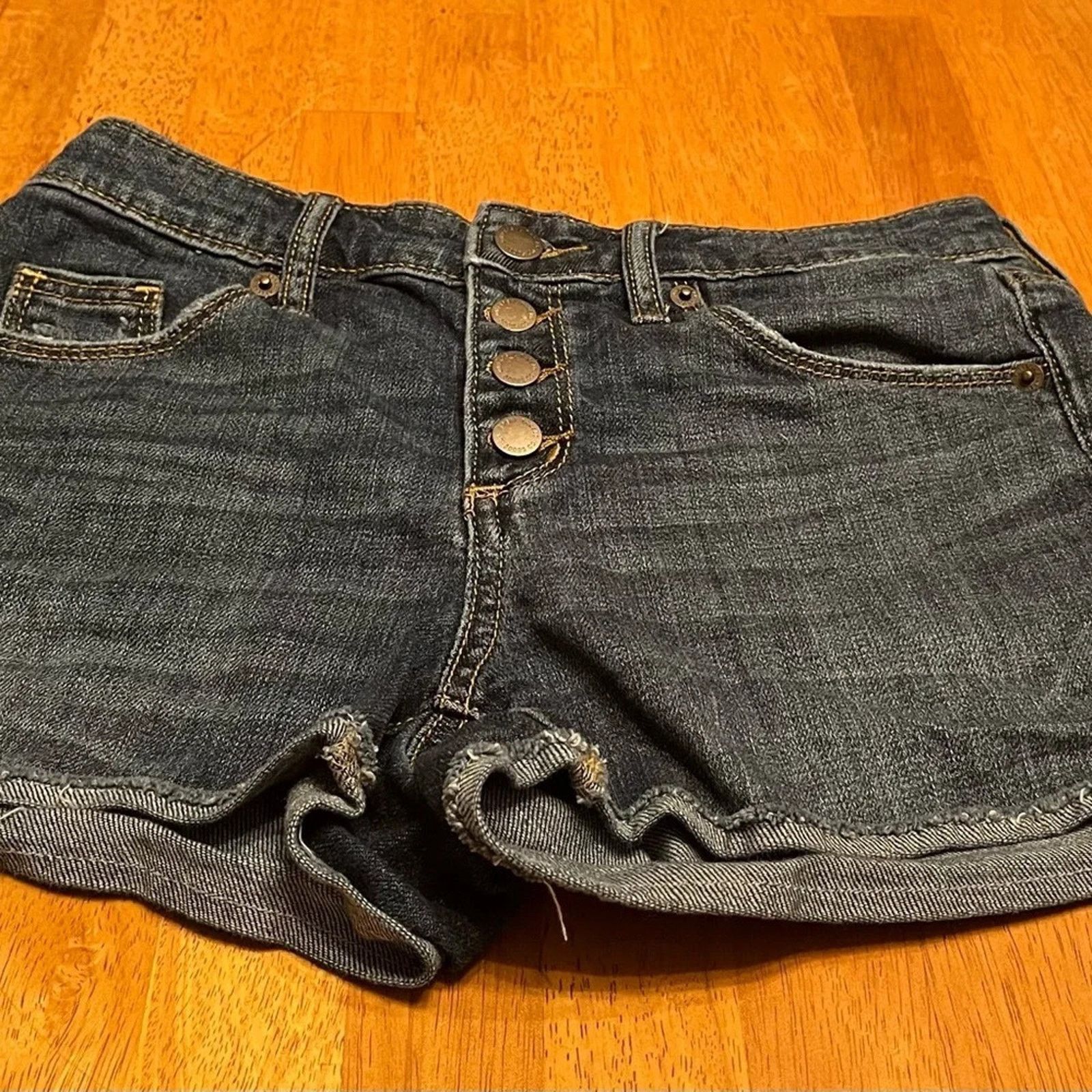 The Unbranded Brand Universal Thread High Rise Shortie cutoff shorts, size 0 Size 25" / US 0 / IT 36 - 1 Thumbnail