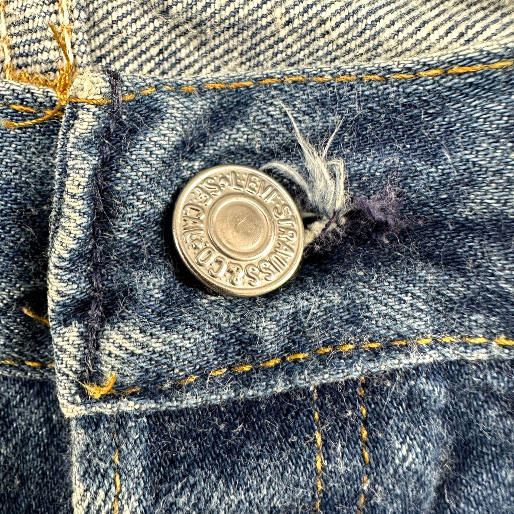 Levi's VINTAGE Levi's 501 Jeans Mens 34x34 Actual 32x32 Blue Medium Wash Cotton USA 80s Jeans Straight 5-Pocket Mens Size US 34 / EU 50 - 3 Thumbnail