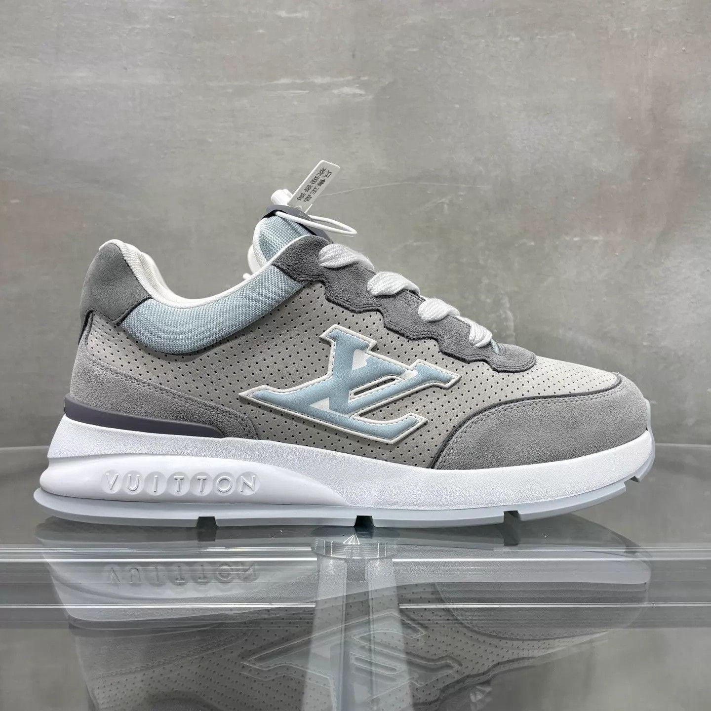 Louis Vuitton LV Classic Sneaker Gray UK6.5/40.5 New with Box Size US 7.5 / EU 40-41 - 4 Thumbnail