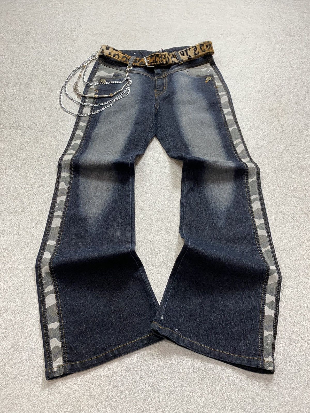 If Six Was Nine × Japanese Brand × Le Grande Bleu (L.G.B.) NWT ! Dunk washed army side list flare jean pant Size US 31 - 1 Thumbnail