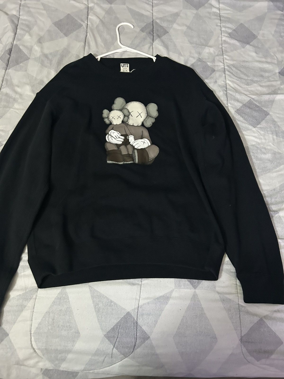 Kaws × Uniqlo KAWS x Uniqlo UT “Companion” Sweatshirt Size US S / EU 44-46 / 1 - 1 Thumbnail
