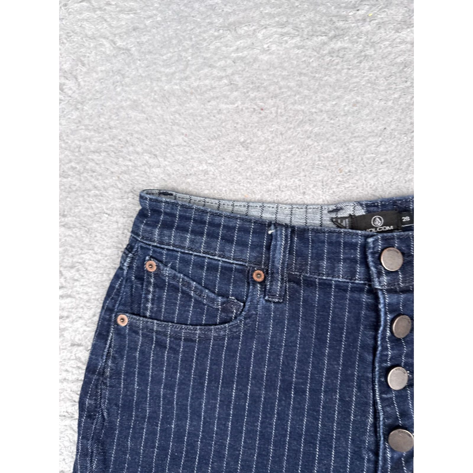 Volcom Volcom Denim Shorts Womens 28 Blue High Rise Button Fly Striped Cuffed Cut-Off Stretch Pocket 5-Pocket Casual Summer Varsity American Mens? Size 28" / US 6 / IT 42 - 4 Thumbnail