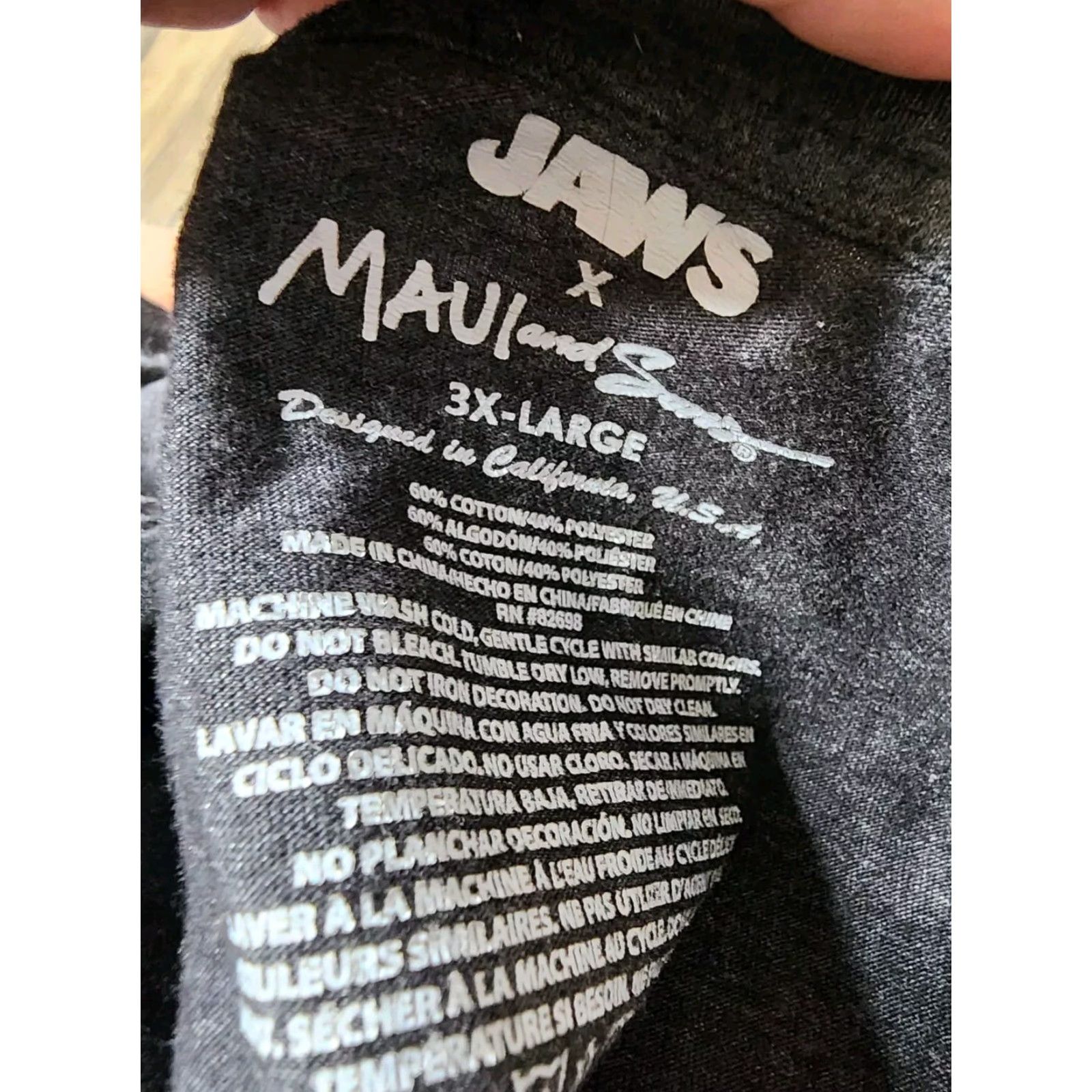 Vintage Maui and Sons T-Shirt Mens 3XL Black Crew Neck Short Sleeve Jaws Shark Don't Go In The Water Size US XXL / EU 58 / 5 - 4 Thumbnail